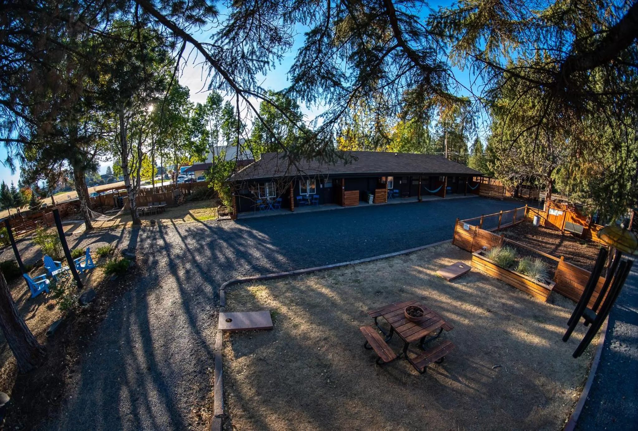 Property building in Left Coast Lodge - Pet Friendly