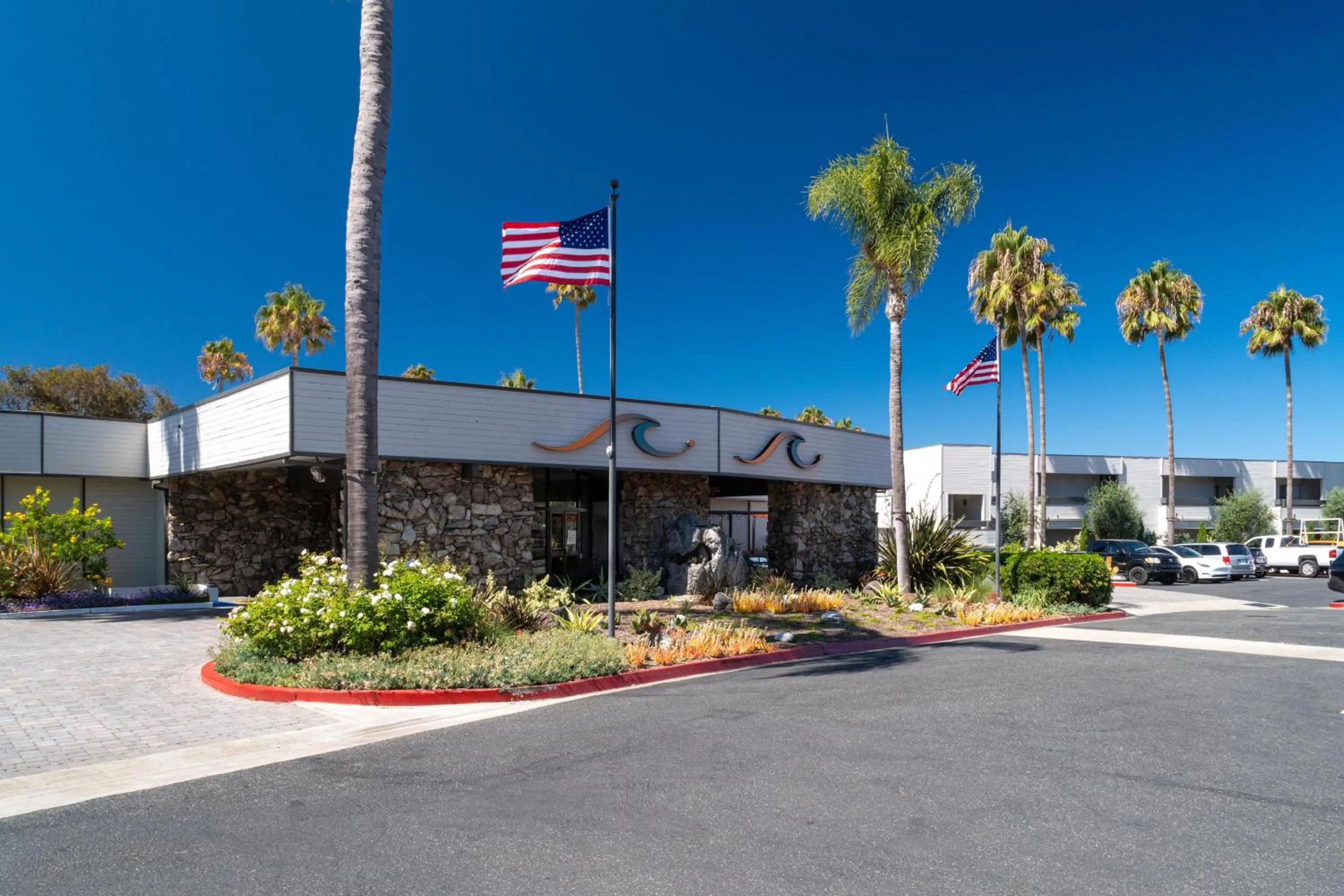 Property building in San Clemente Inn