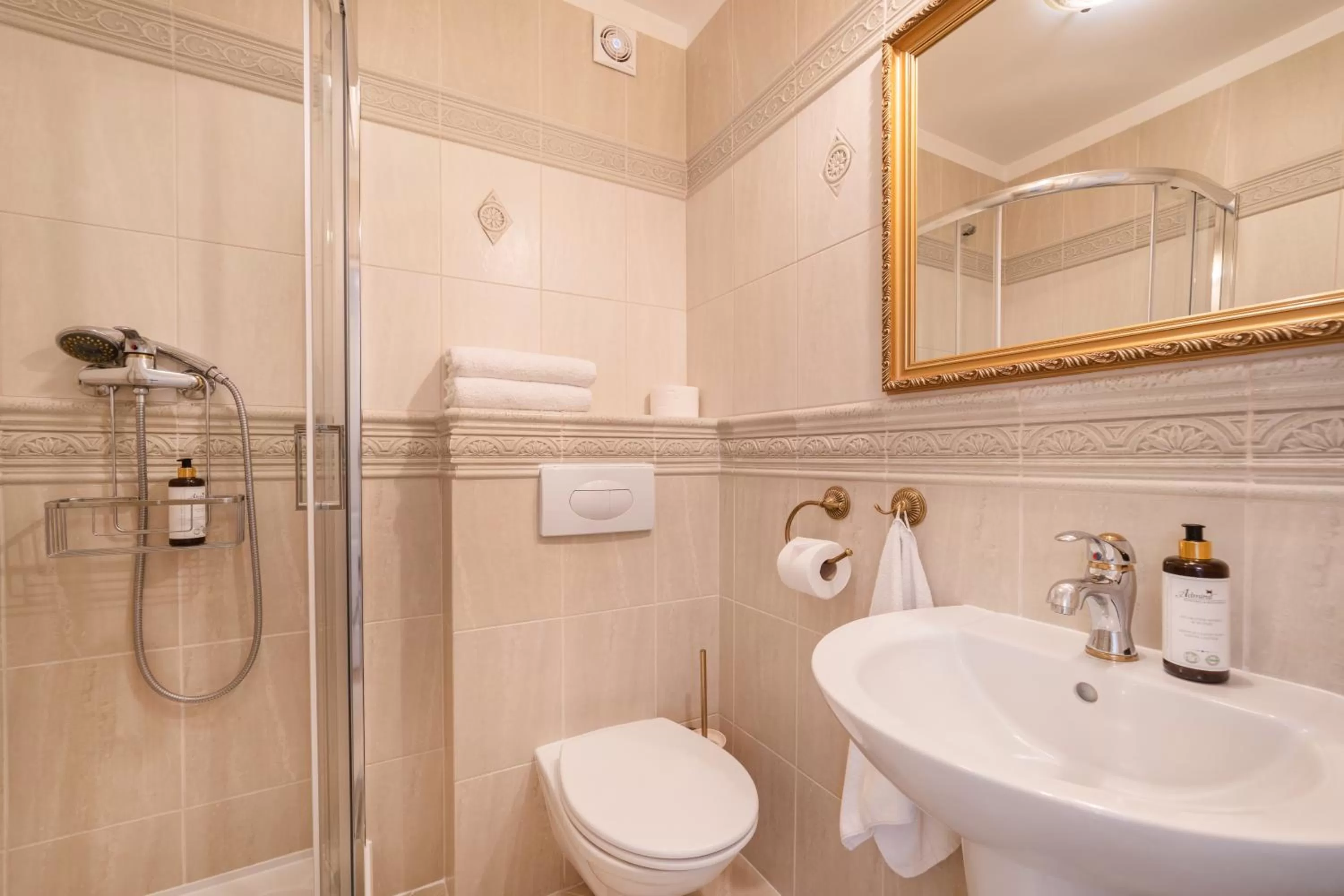 Bathroom in Pensjonat & Restauracja Admirał