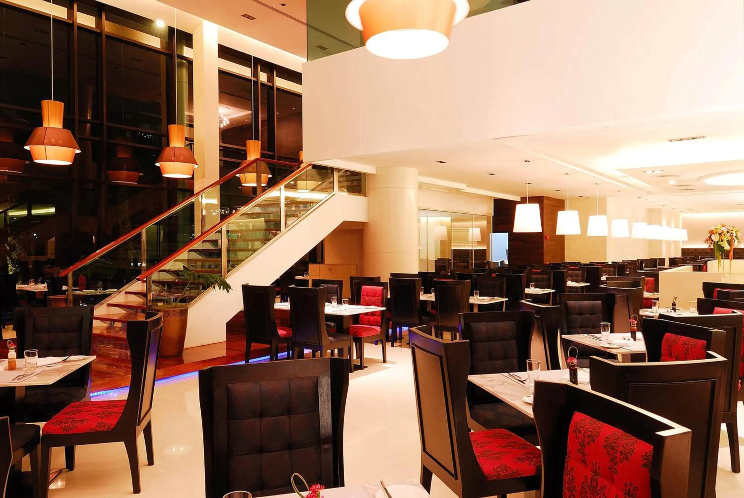 Restaurant/places to eat in The Zign Hotel