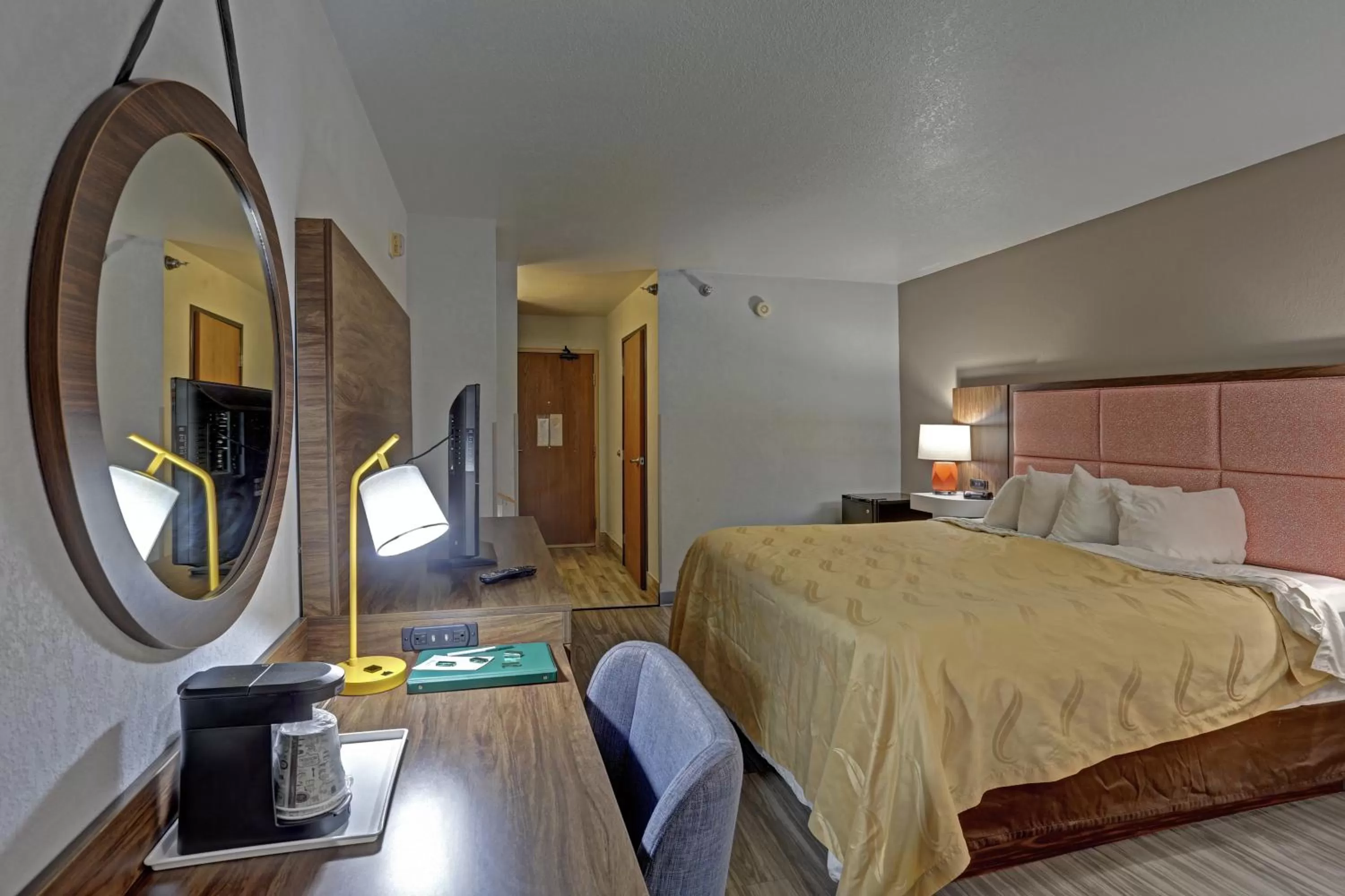 Bedroom, Bed in Quality Inn Pierre-Fort Pierre