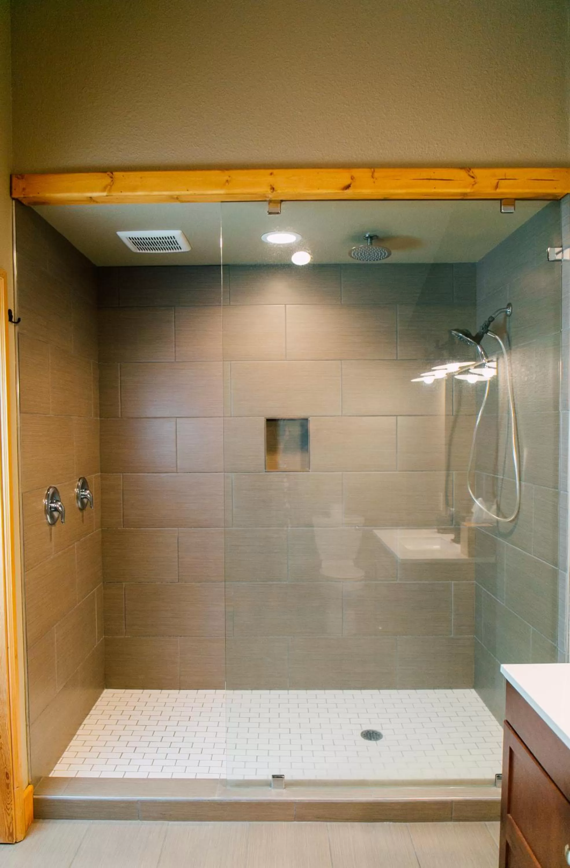 Bathroom in Pine River Ranch B&B