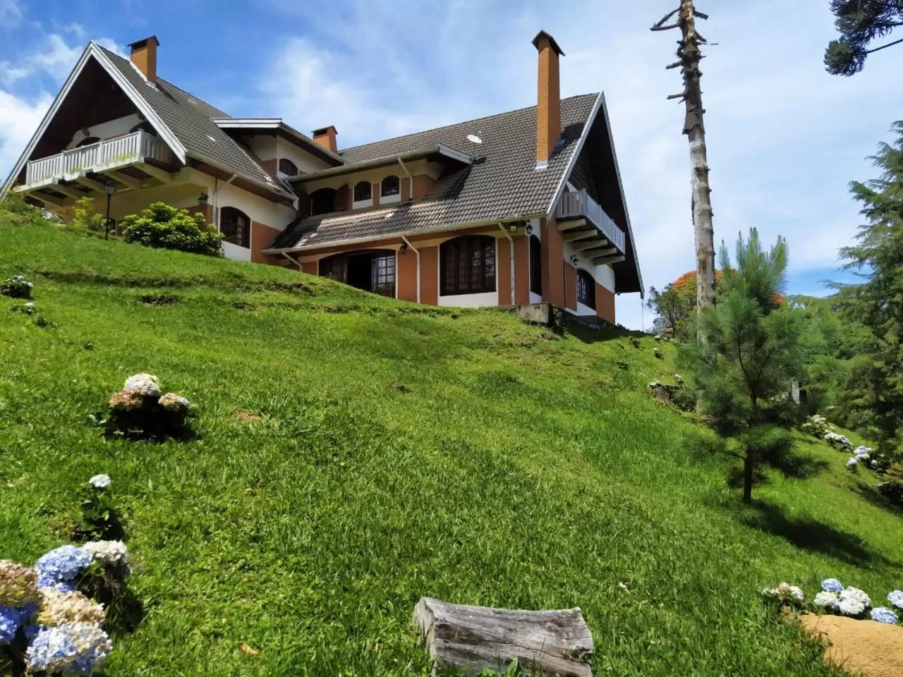 Property building in Pousada Village Por do Sol by Concavus