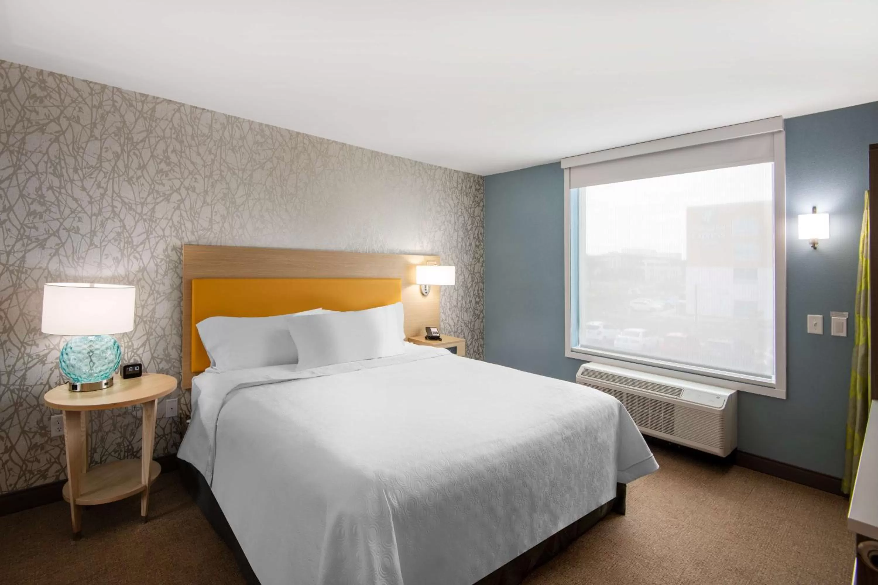 Bed in Home2 Suites By Hilton Phoenix Airport North, Az