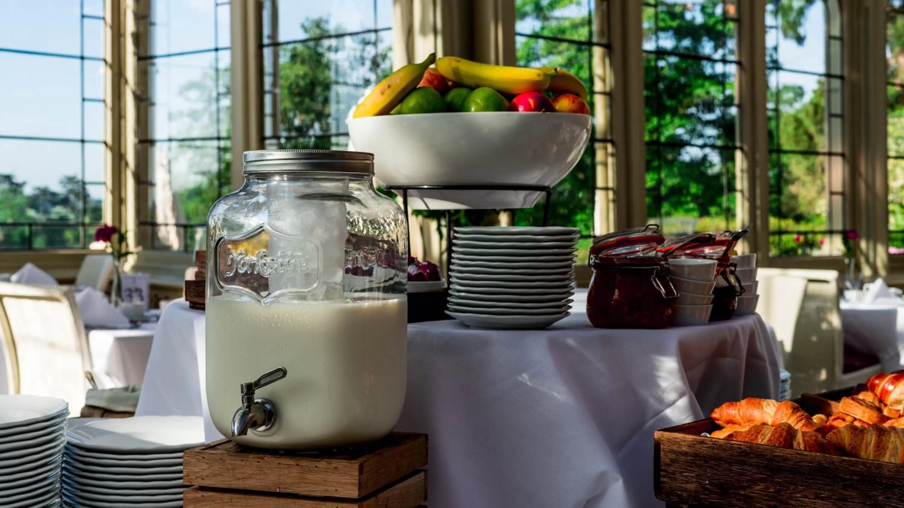 Breakfast in Kilworth House Hotel and Theatre