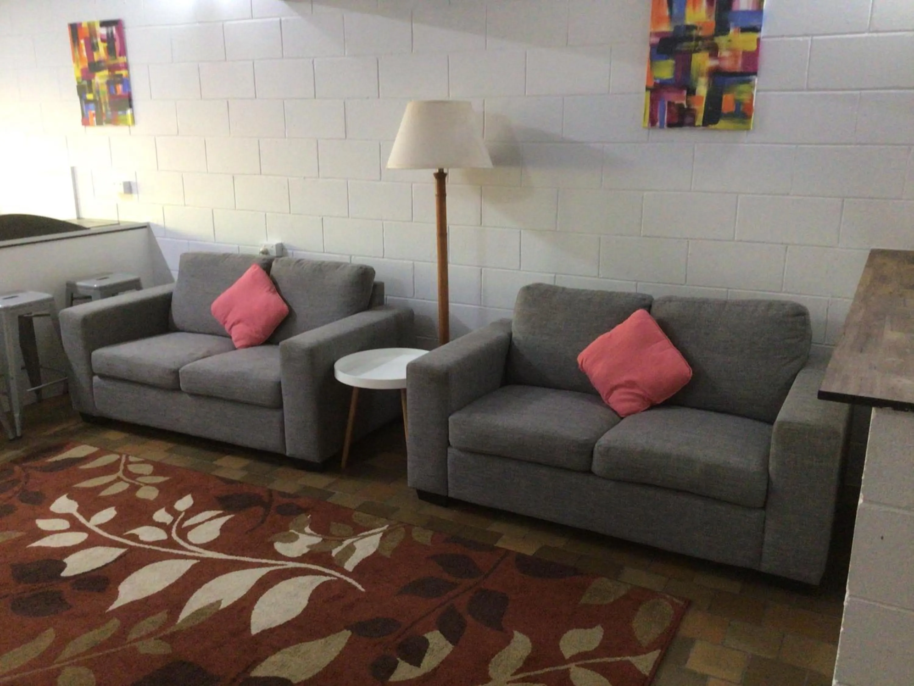 Seating area in Arkana Motel