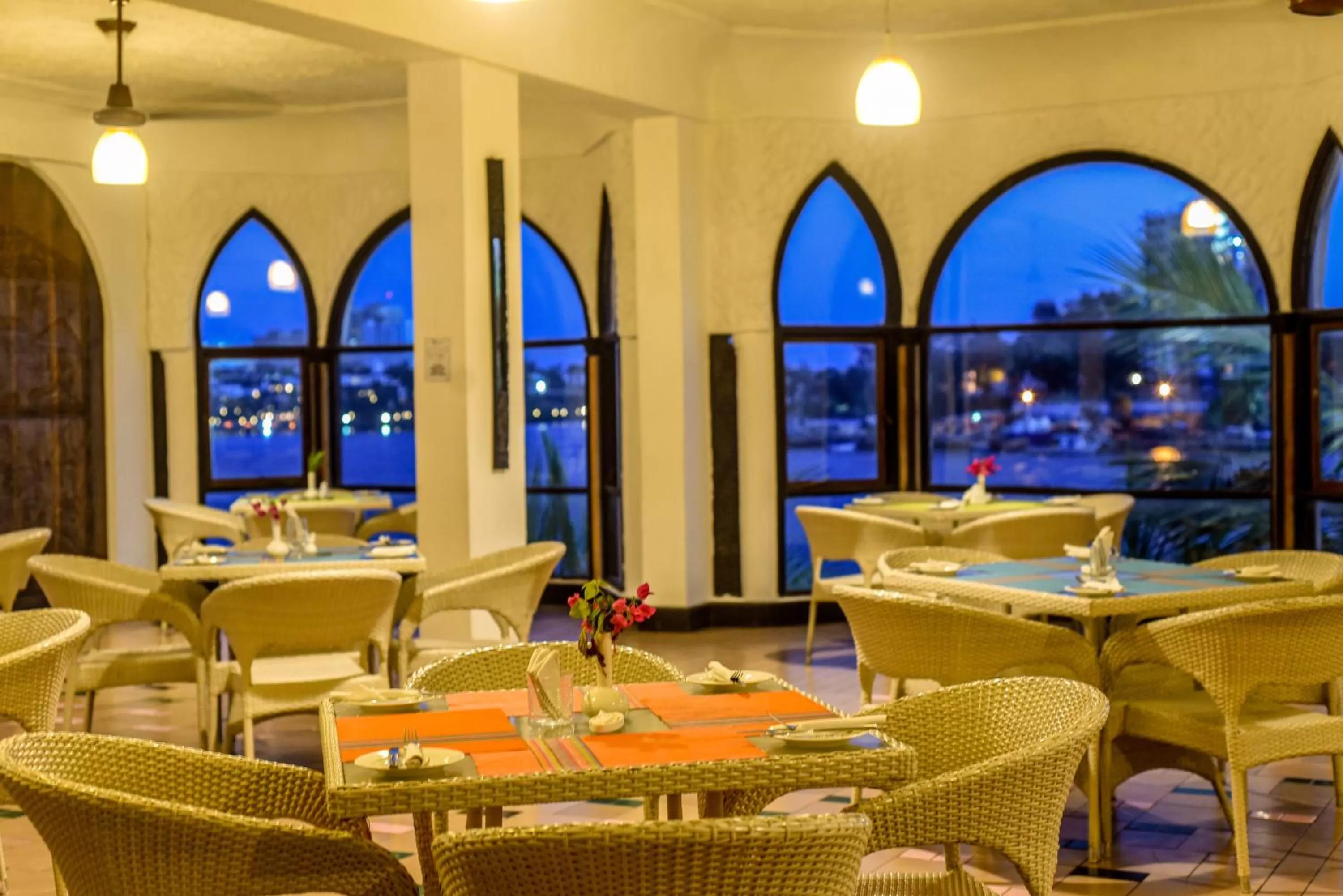 Restaurant/places to eat in CityBlue Creekside Hotel & Suites