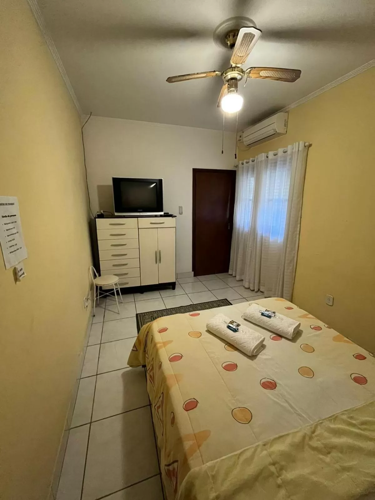 TV/Entertainment Center in Hotel Vitória