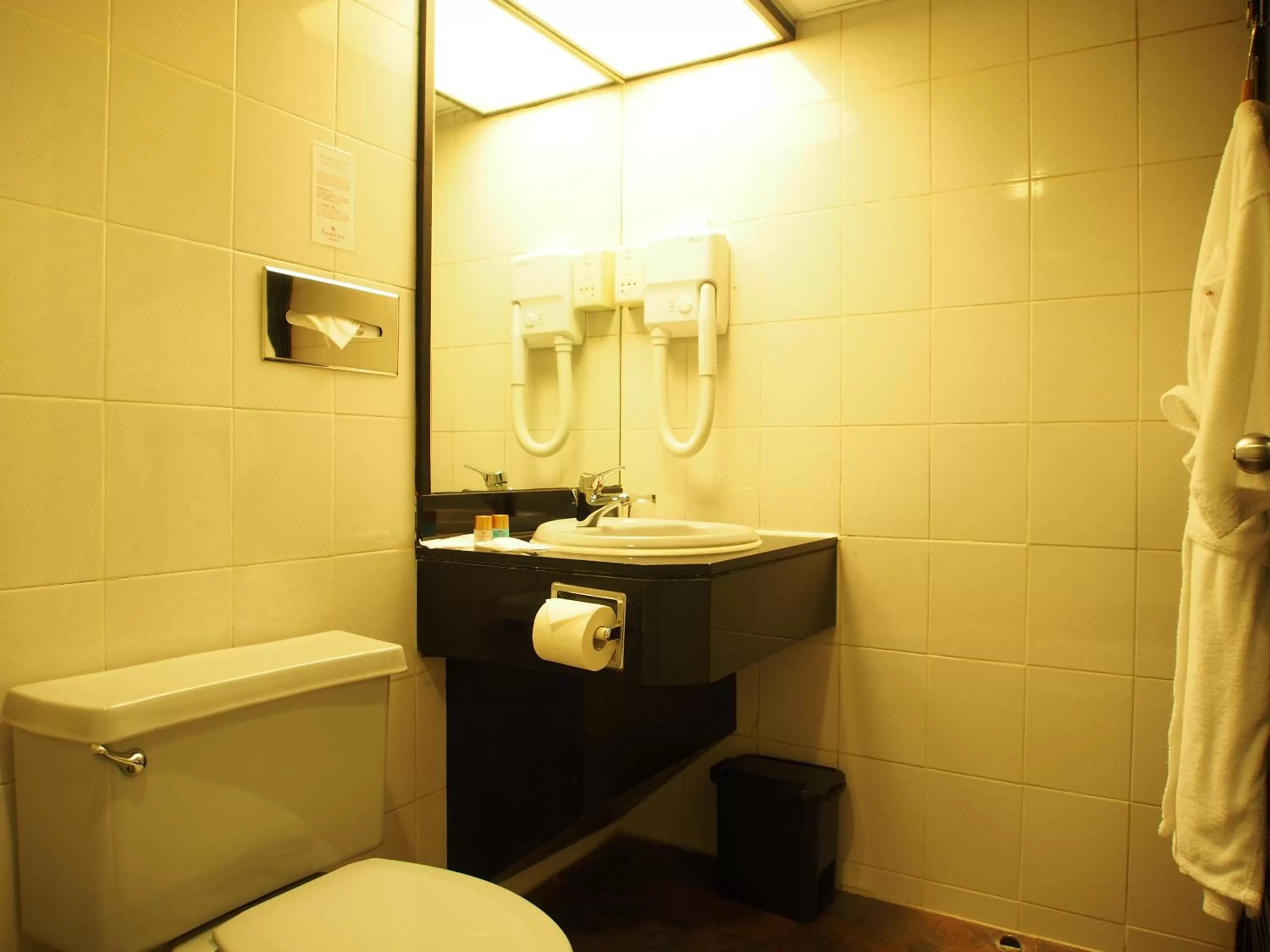 Toilet in Best Western Plus Tsim Sha Tsui