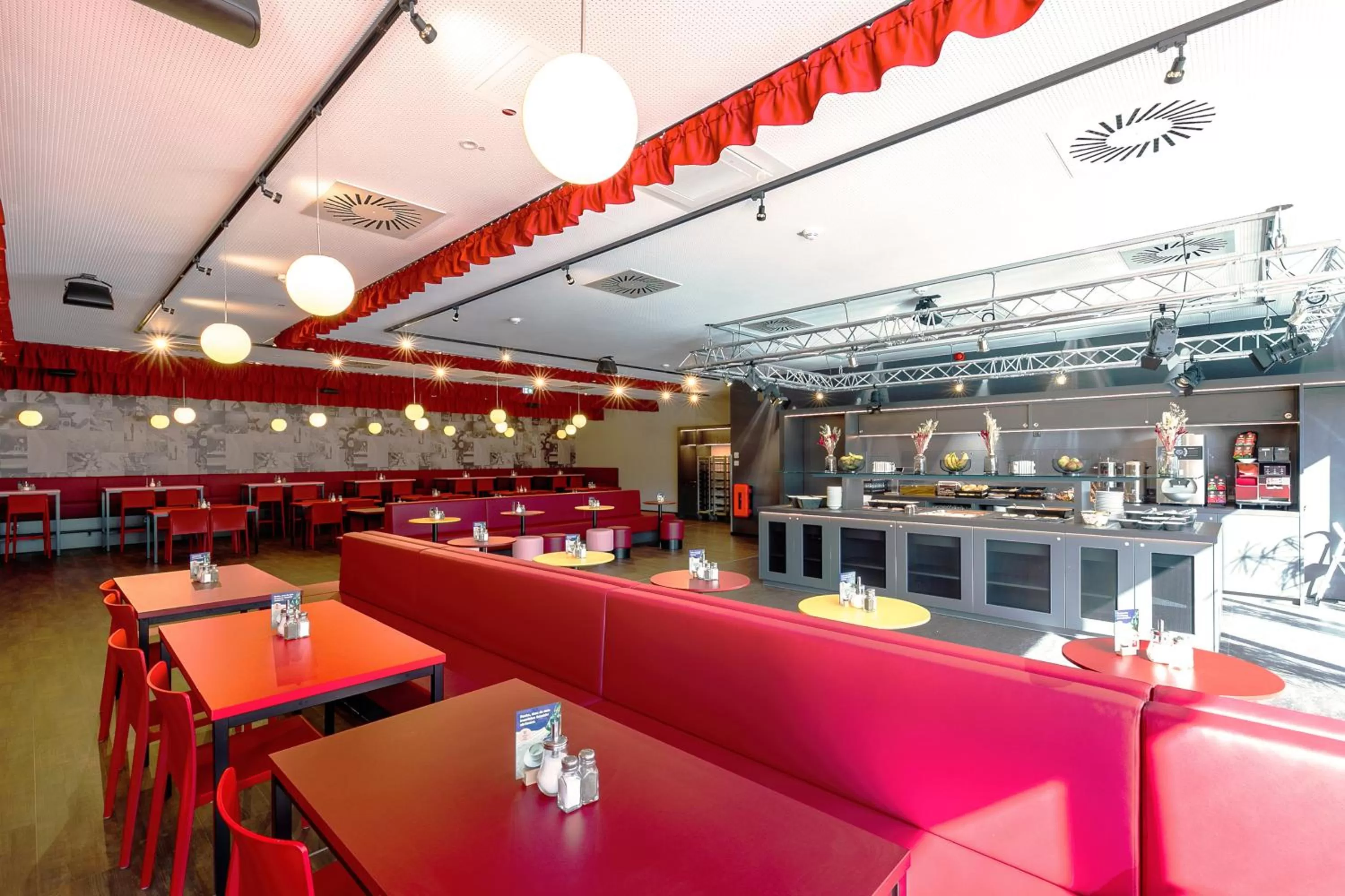 Breakfast, Restaurant/Places to Eat in MEININGER Hotel Dresden Zentrum