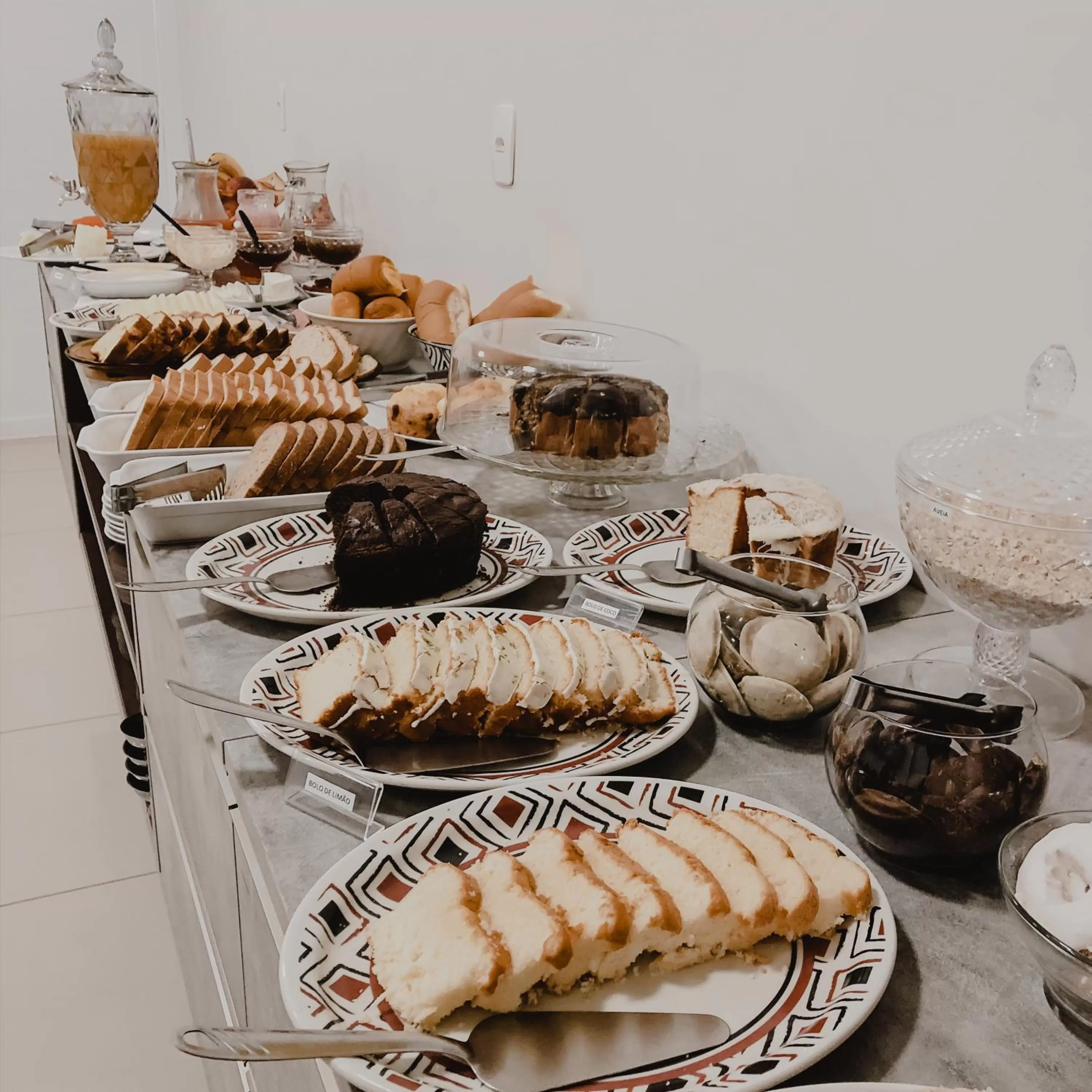 Food and drinks in Petri Plaza Hotel