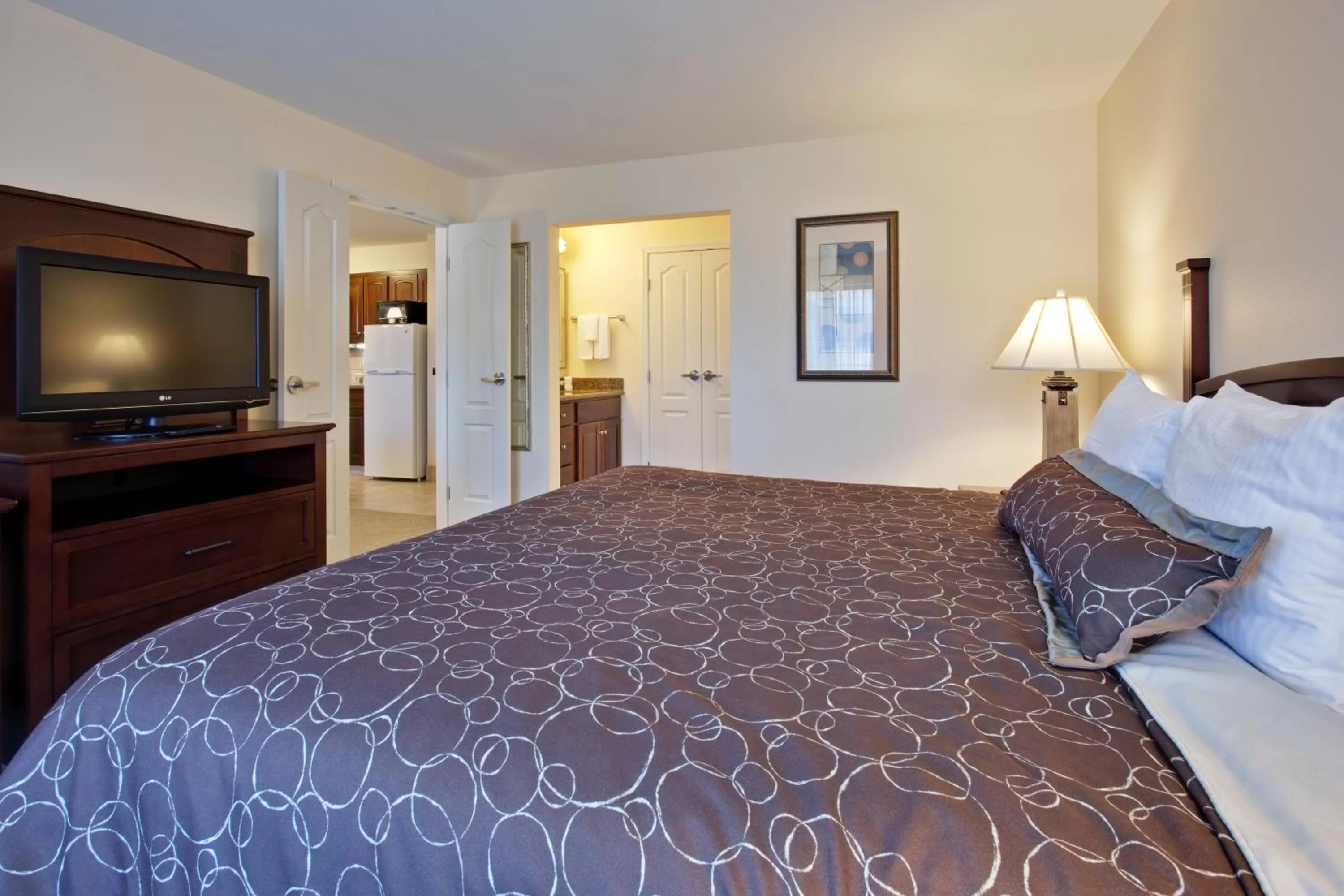 Bedroom, Bed in Staybridge Suites Indianapolis-Carmel by IHG