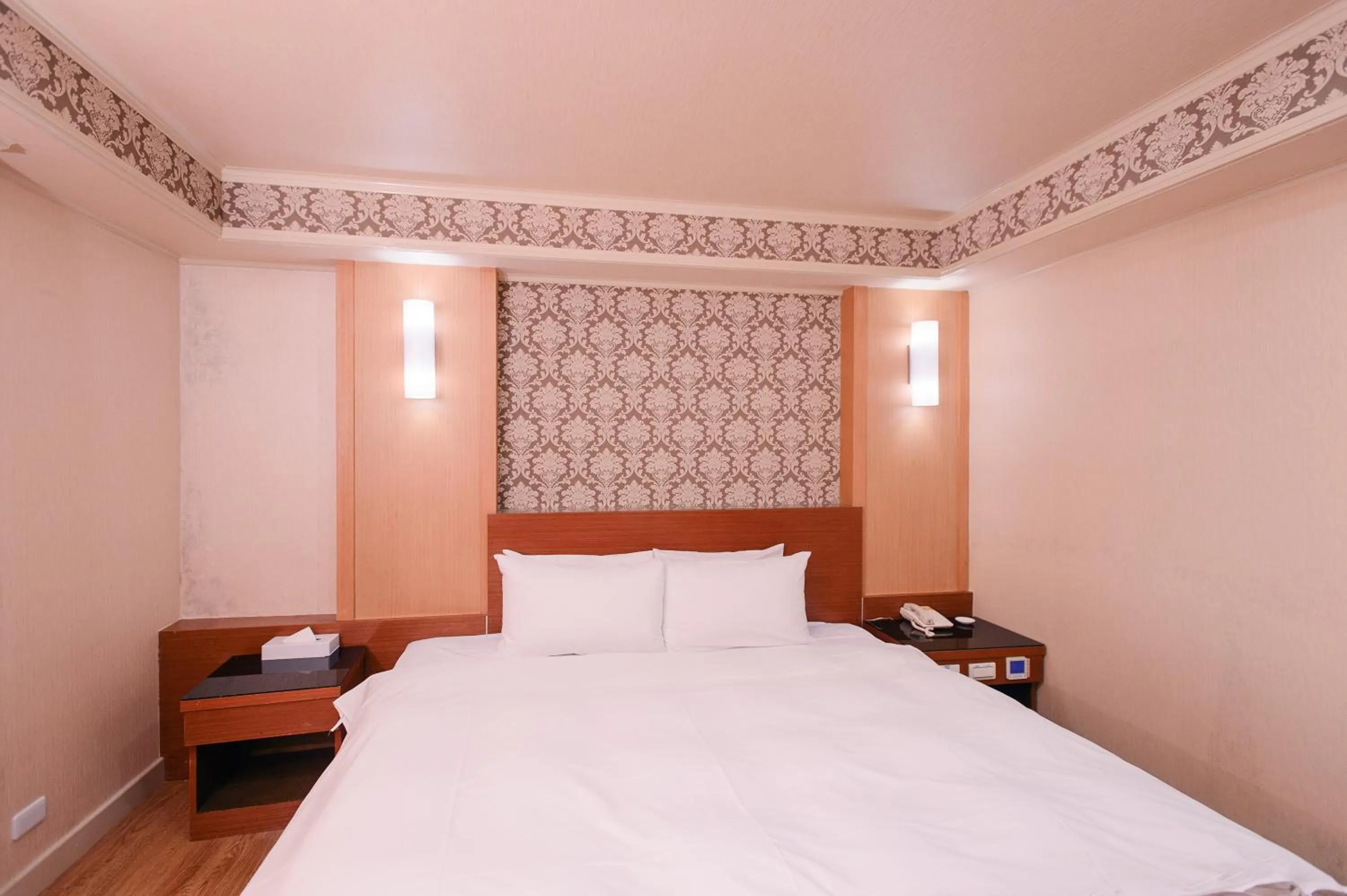 Bedroom, Bed in Duke Business Hotel