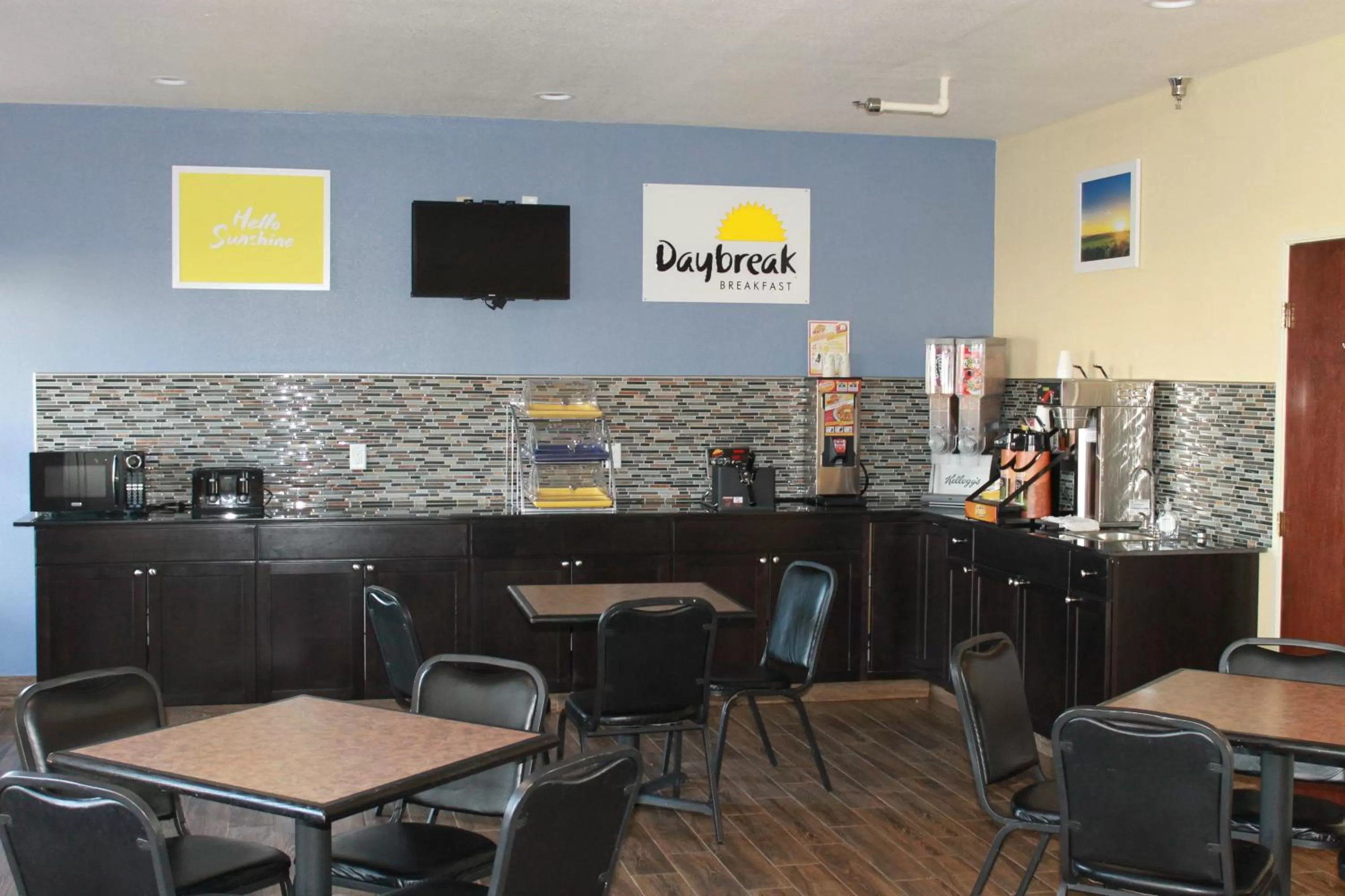 Continental breakfast in Days Inn by Wyndham Walcott Davenport