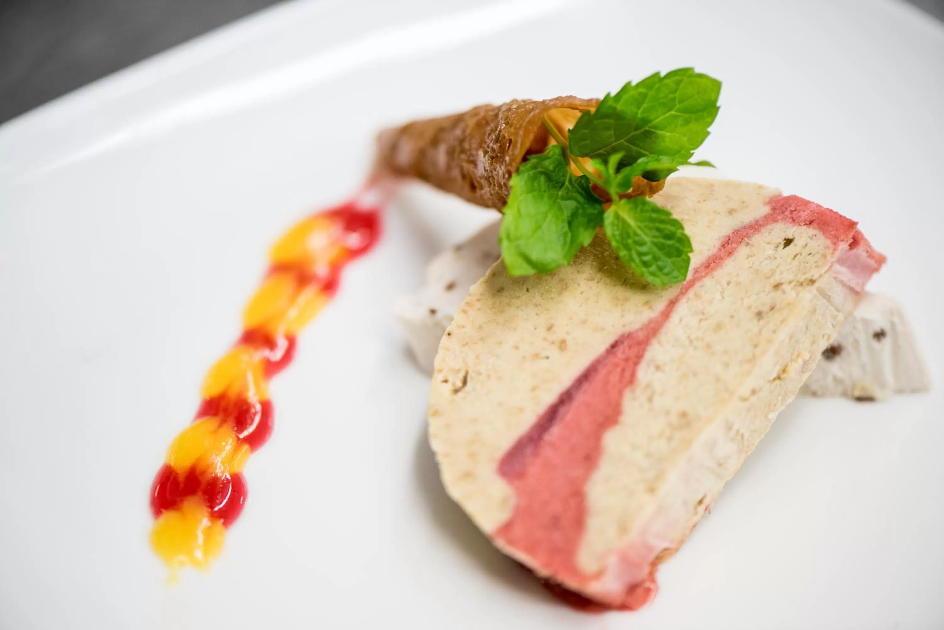 Food and drinks in Hotel Enzian Genziana