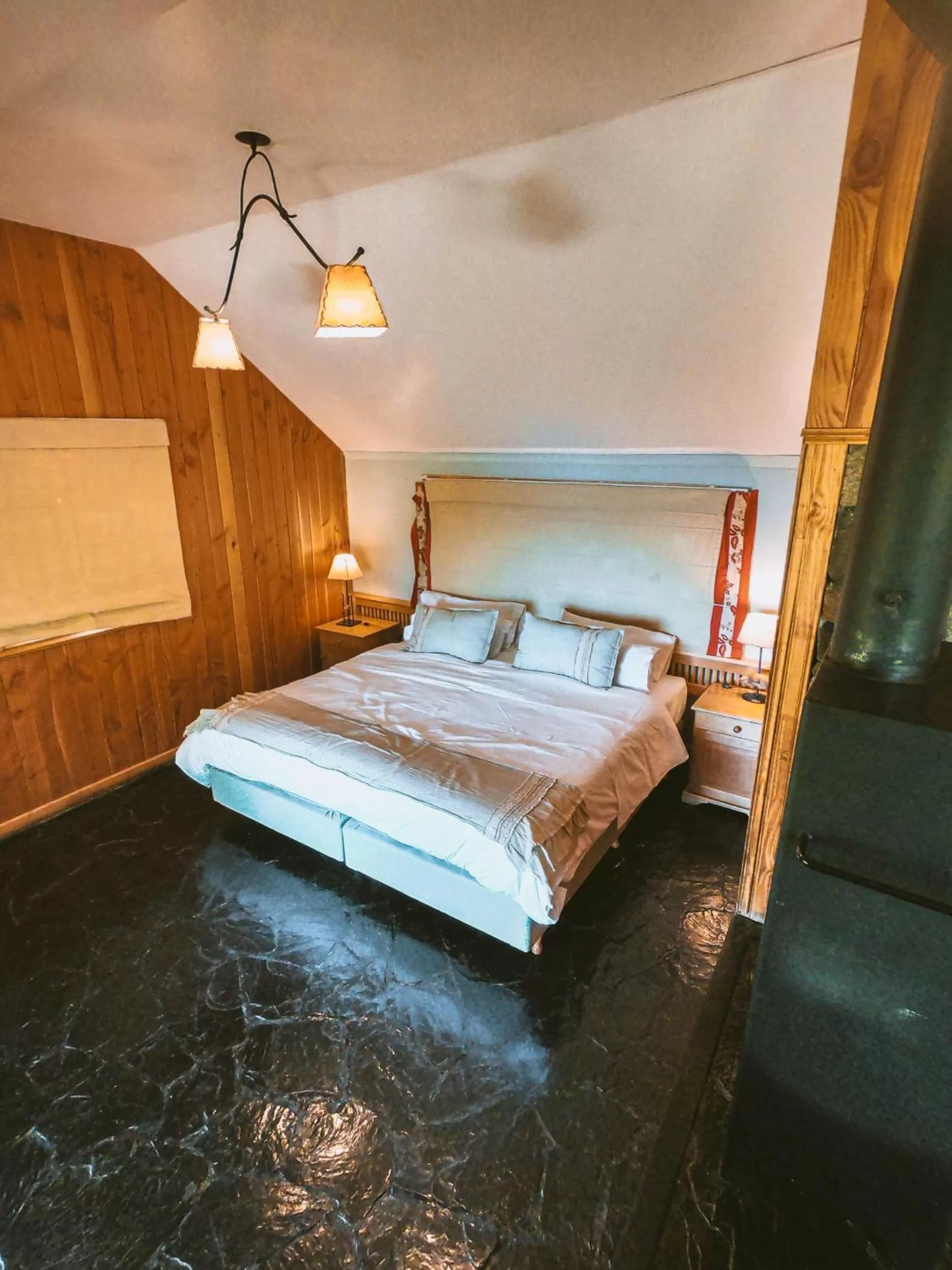 Bed in Arrayan Lake View Mountain Lodge & Casa De Te Arrayan