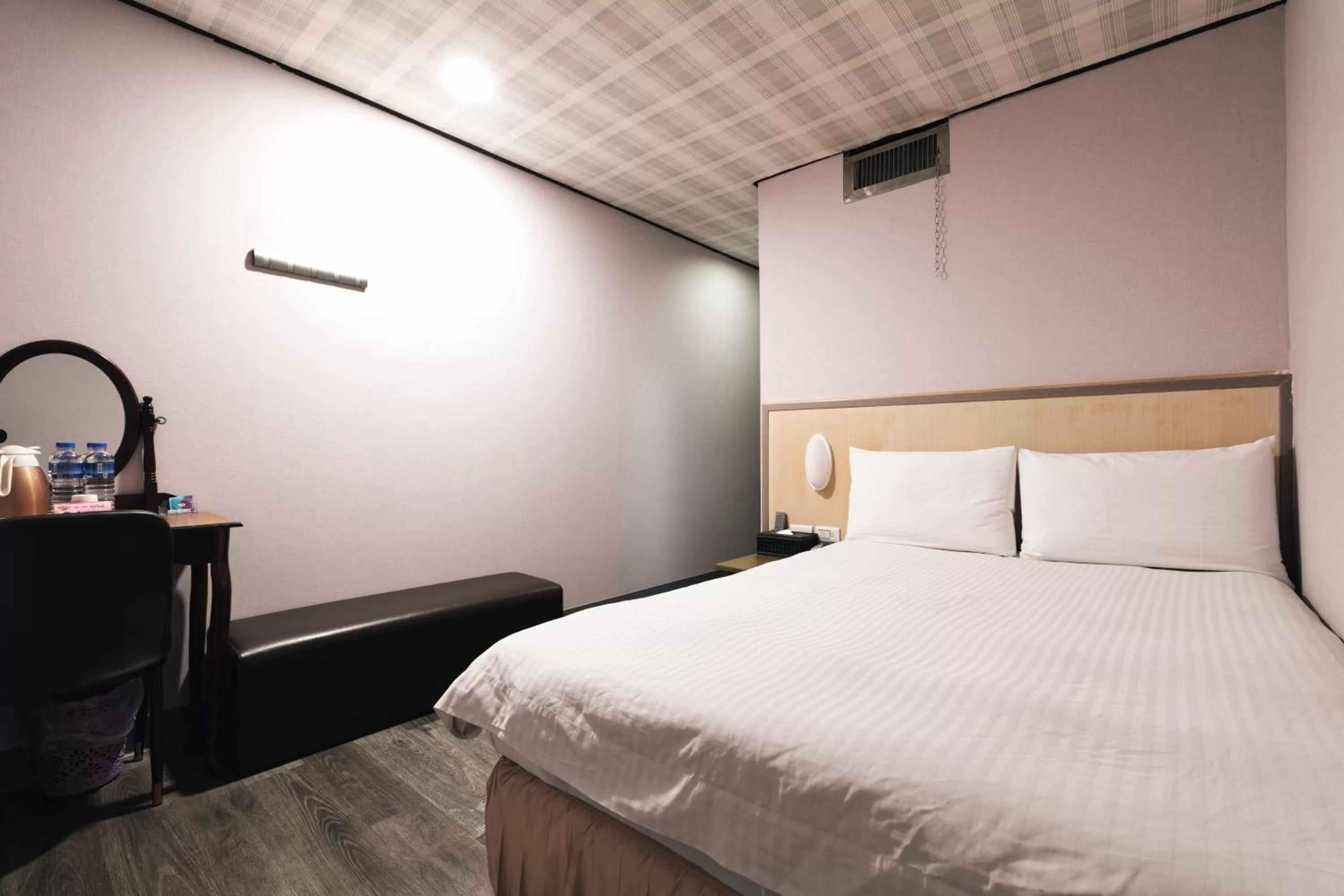 Photo of the whole room, Bed in Sofu Hotel