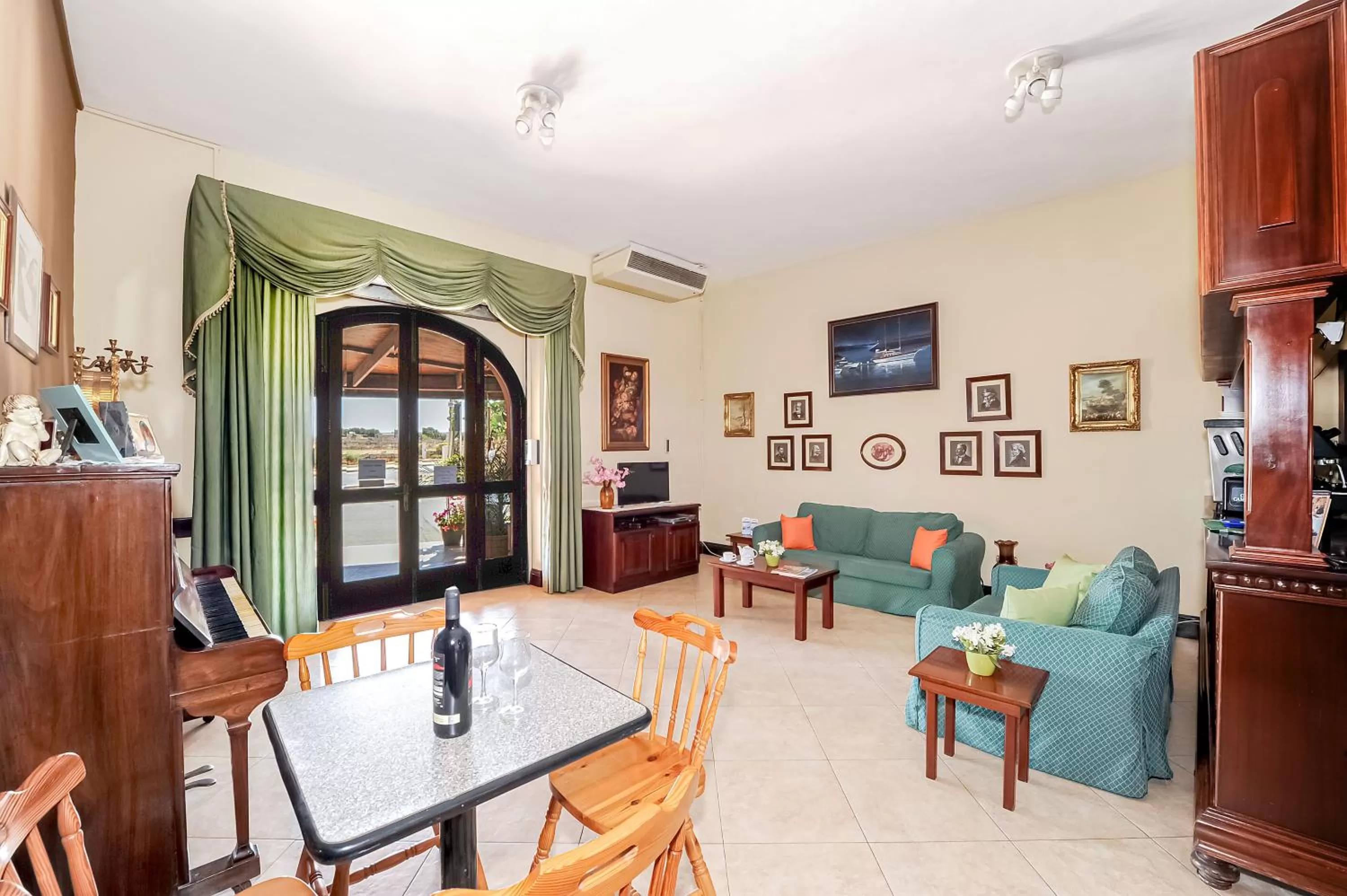 Lounge or bar in Mariblu Hotel