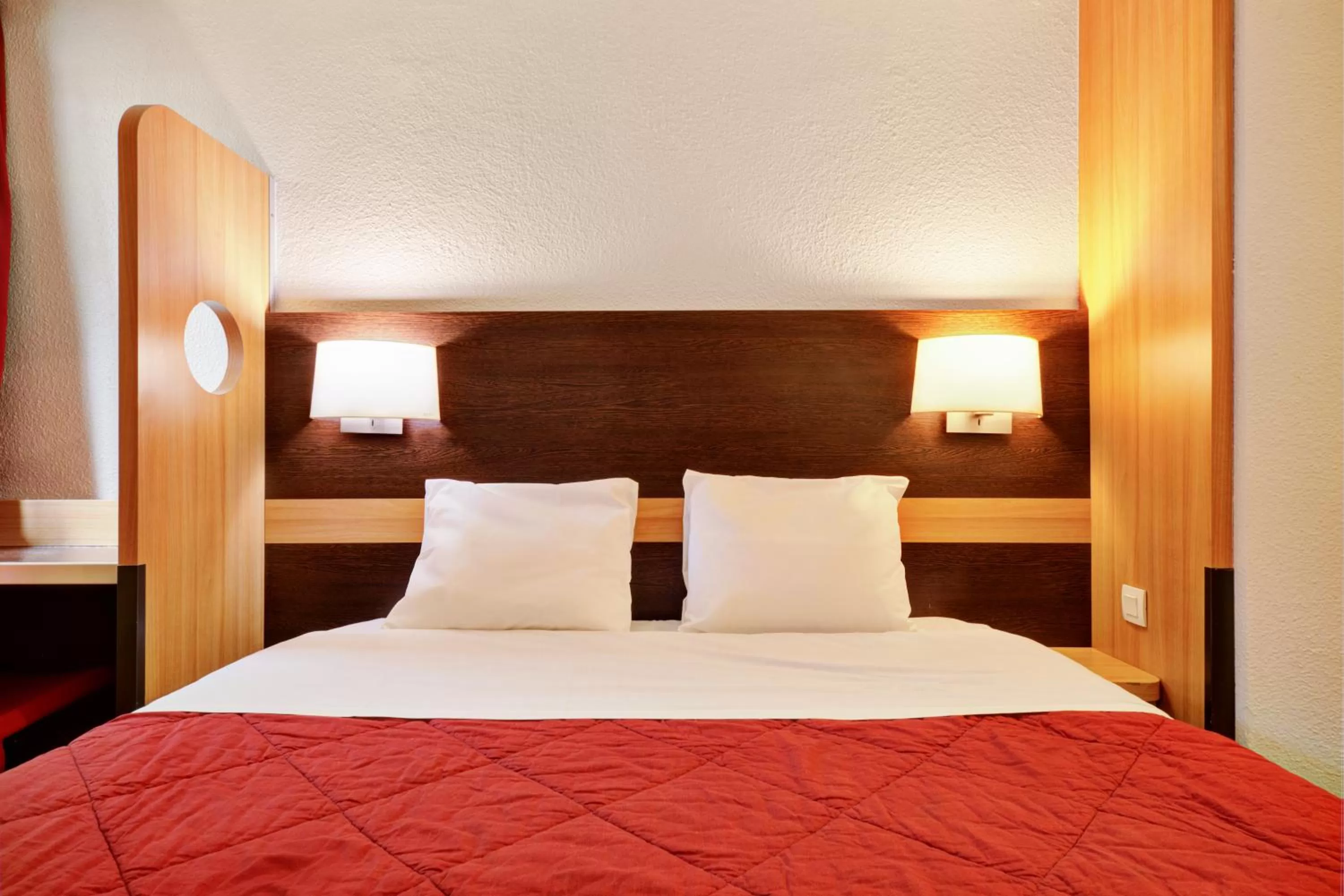 Photo of the whole room, Bed in Premiere Classe Rouen Sud - Parc Des Expositions