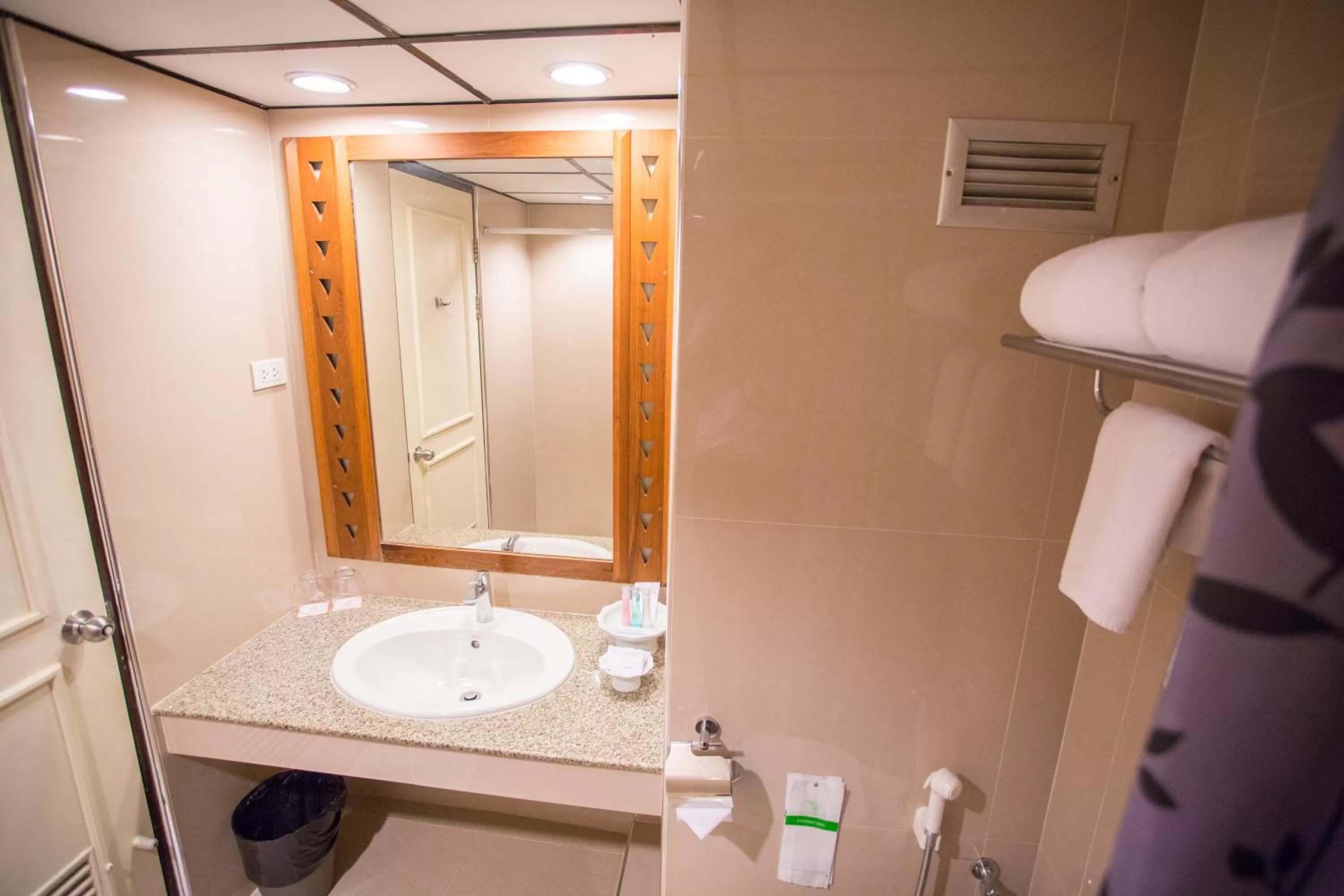 Bathroom in Seeharaj Hotel