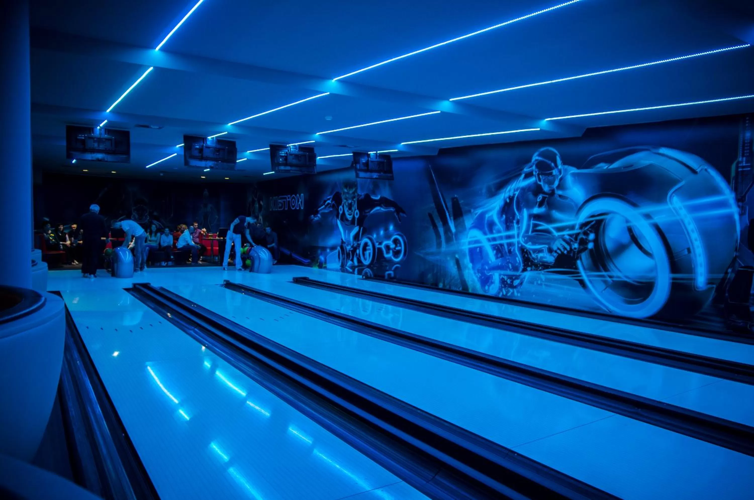 Bowling in Hotel Kiston