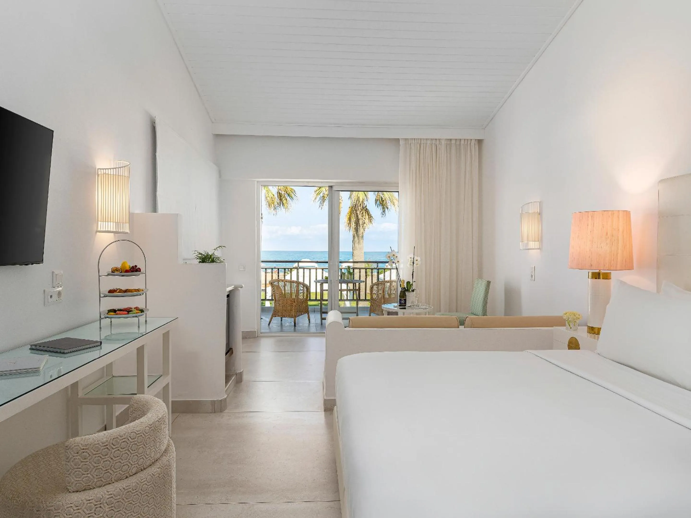 Photo of the whole room, Bed in Grecotel Creta Palace