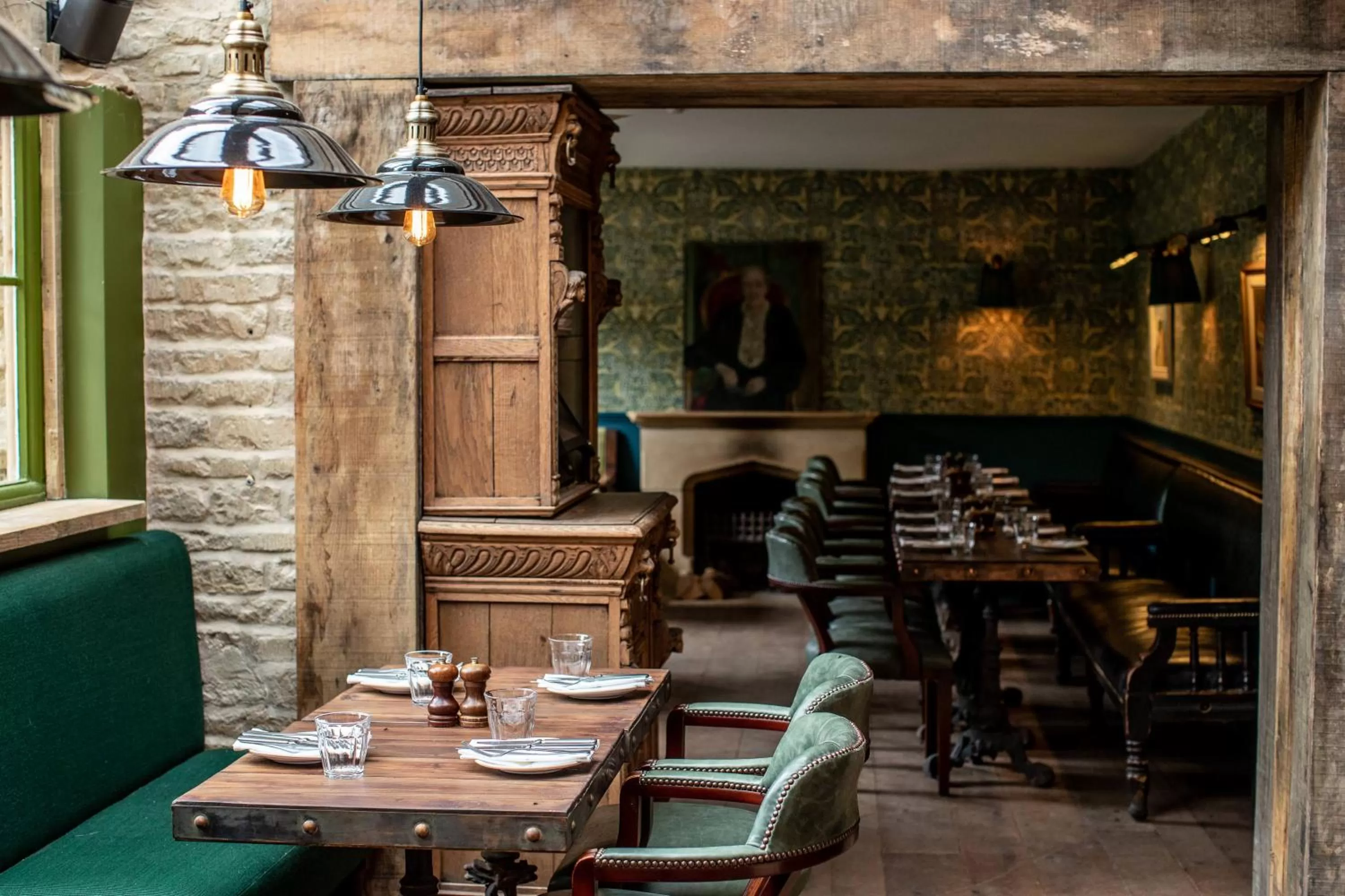 Restaurant/places to eat in The Swan Inn