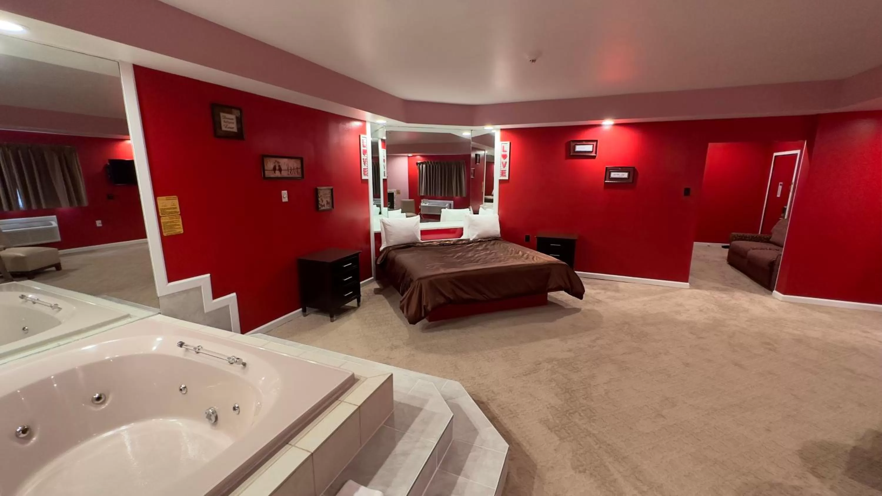 Bed in Inn of the Dove - Romantic Luxury Suites with Jacuzzi & Seasonal Fireplace at Harrisburg-Hershey-Philadelphia, PA