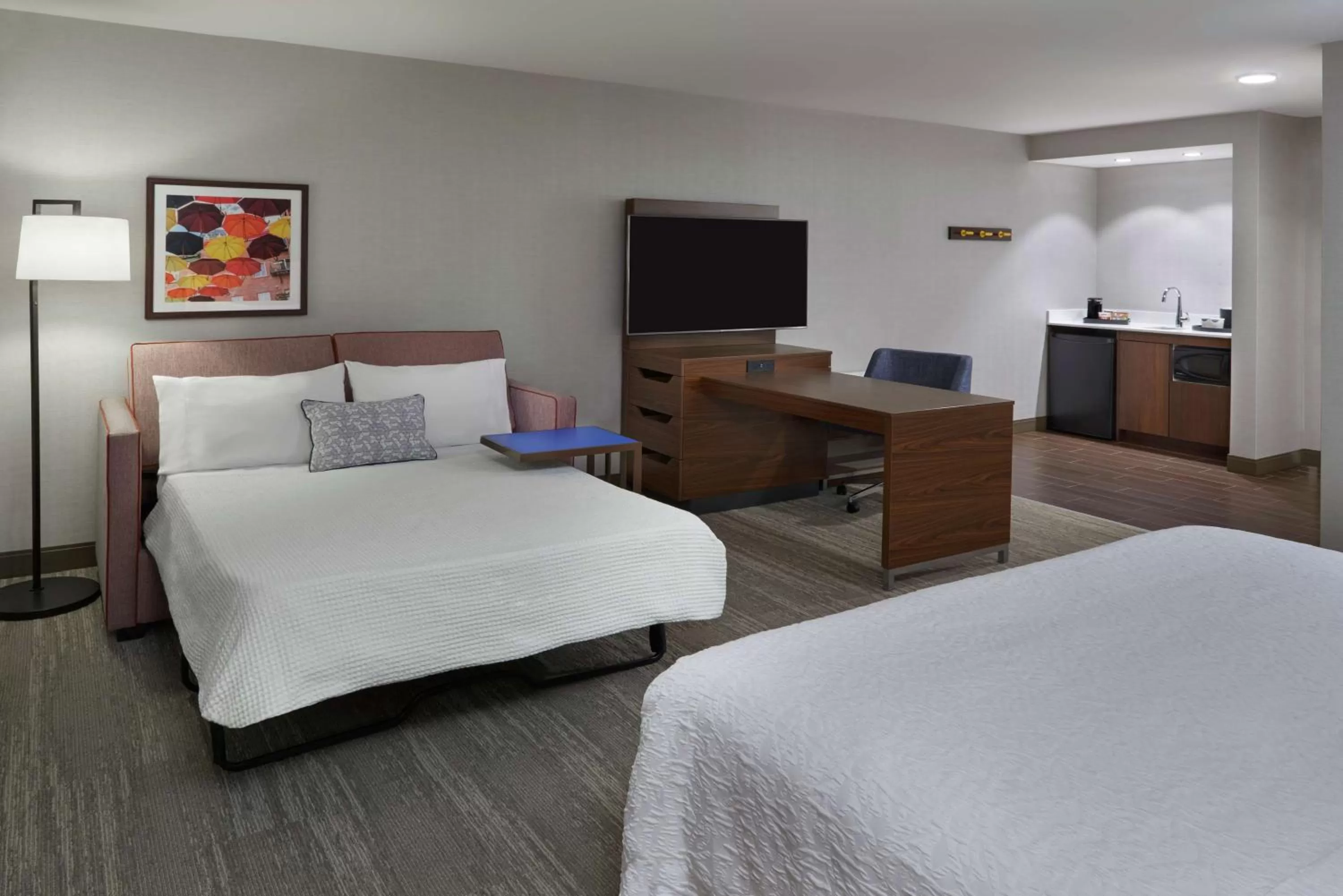Bedroom, Bed in Hampton Inn & Suites Montreal-Dorval