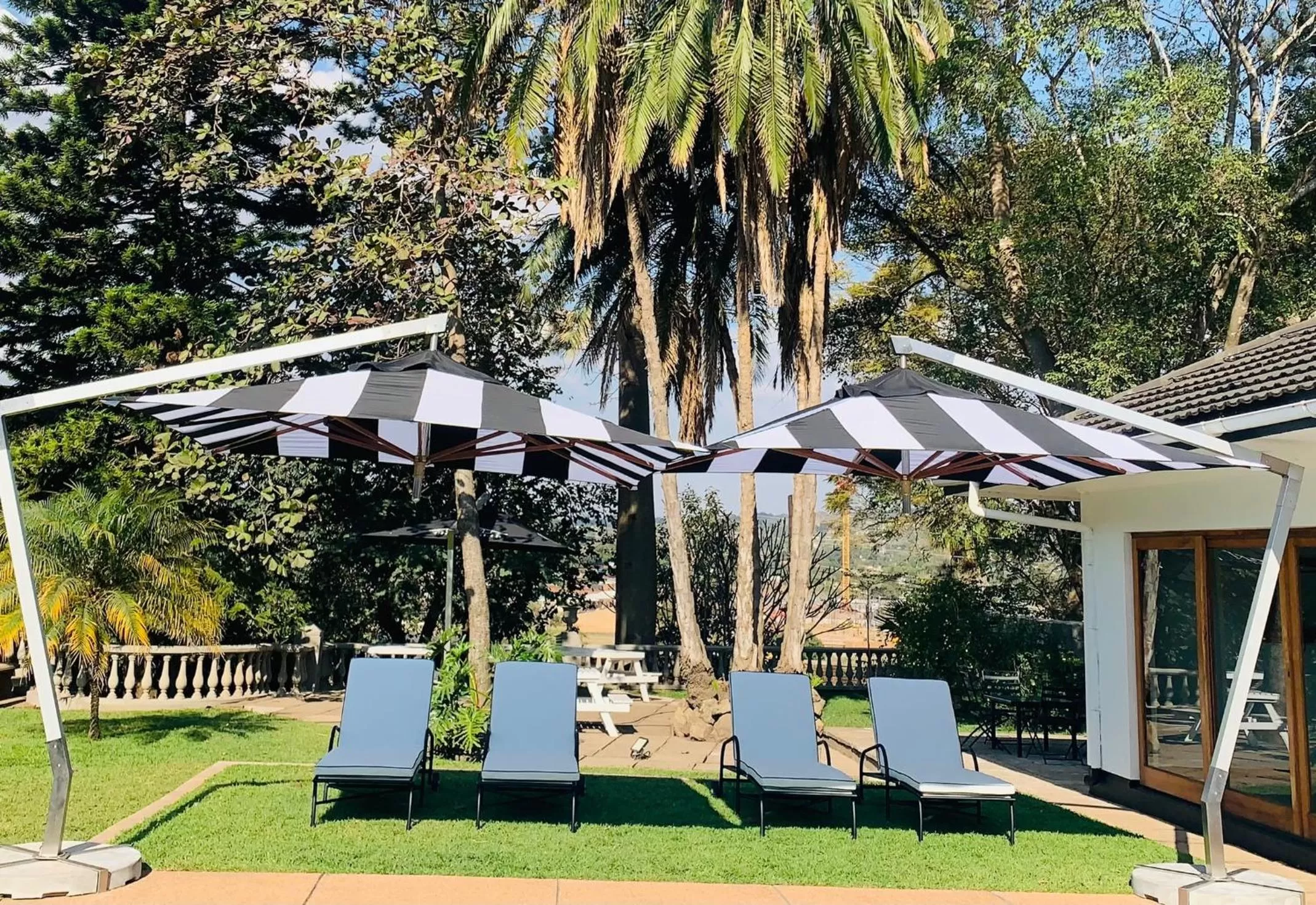 Swimming Pool in The Leslie - Bed & Breakfast