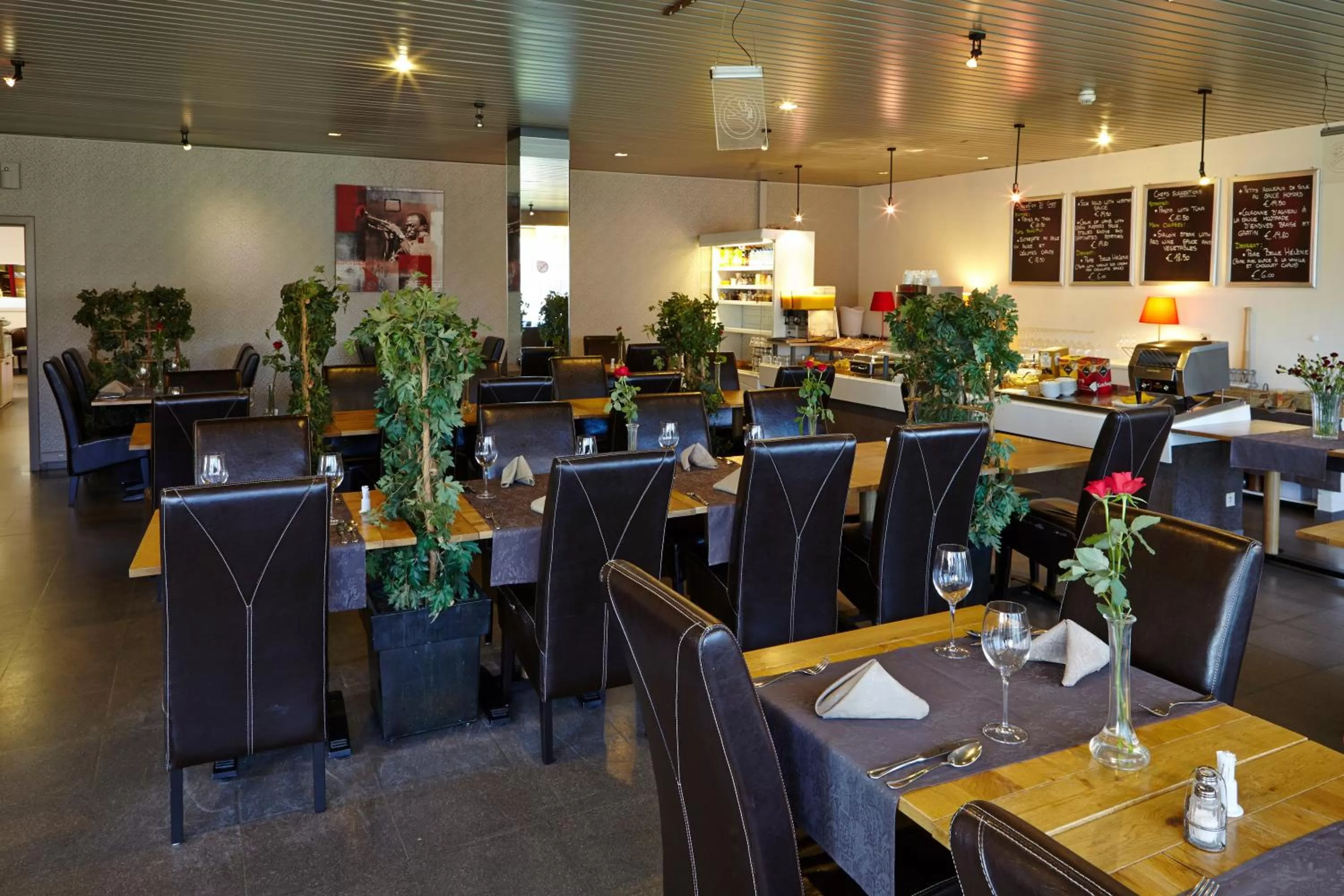 Restaurant/places to eat in Vivaldi Hotel