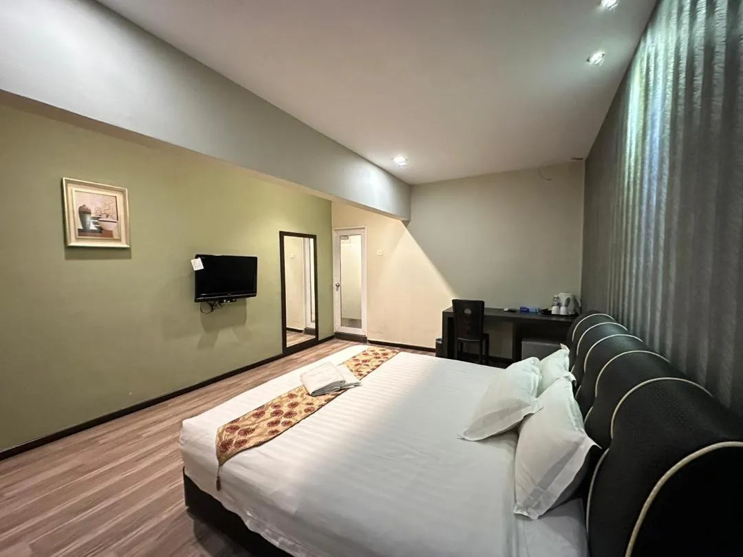 Photo of the whole room, Bed in I Garden Hotel