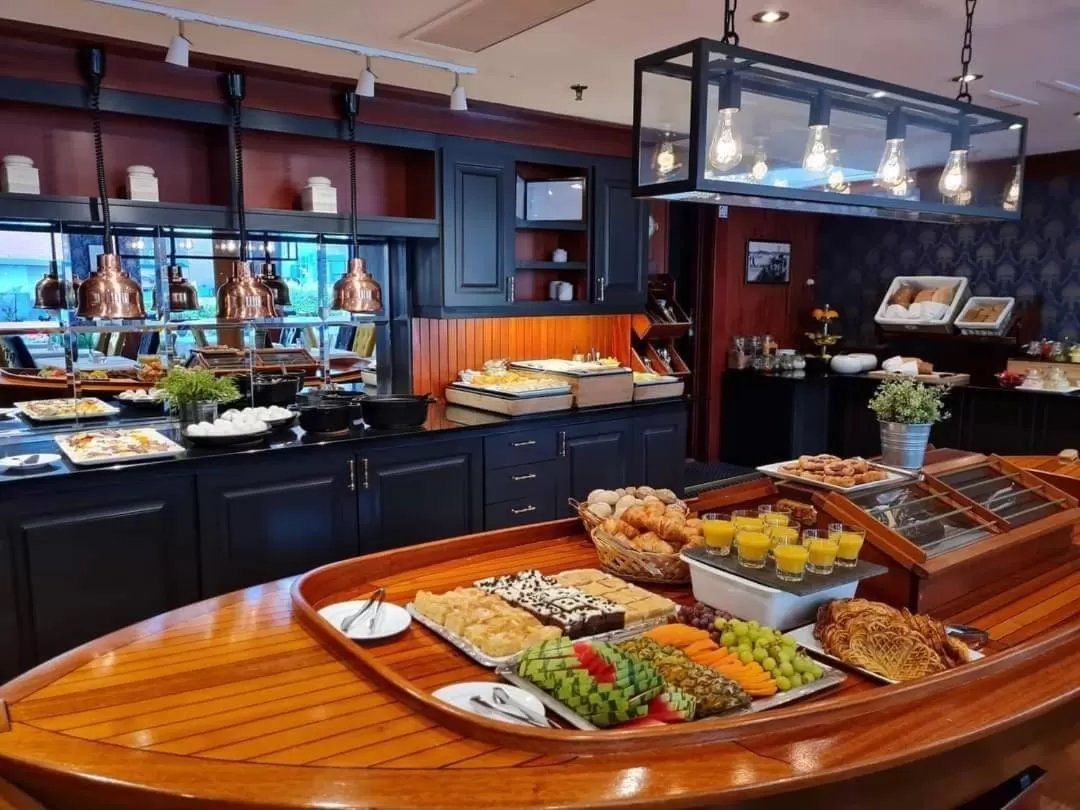 Buffet breakfast in Grand Hotel Arendal - Unike Hoteller