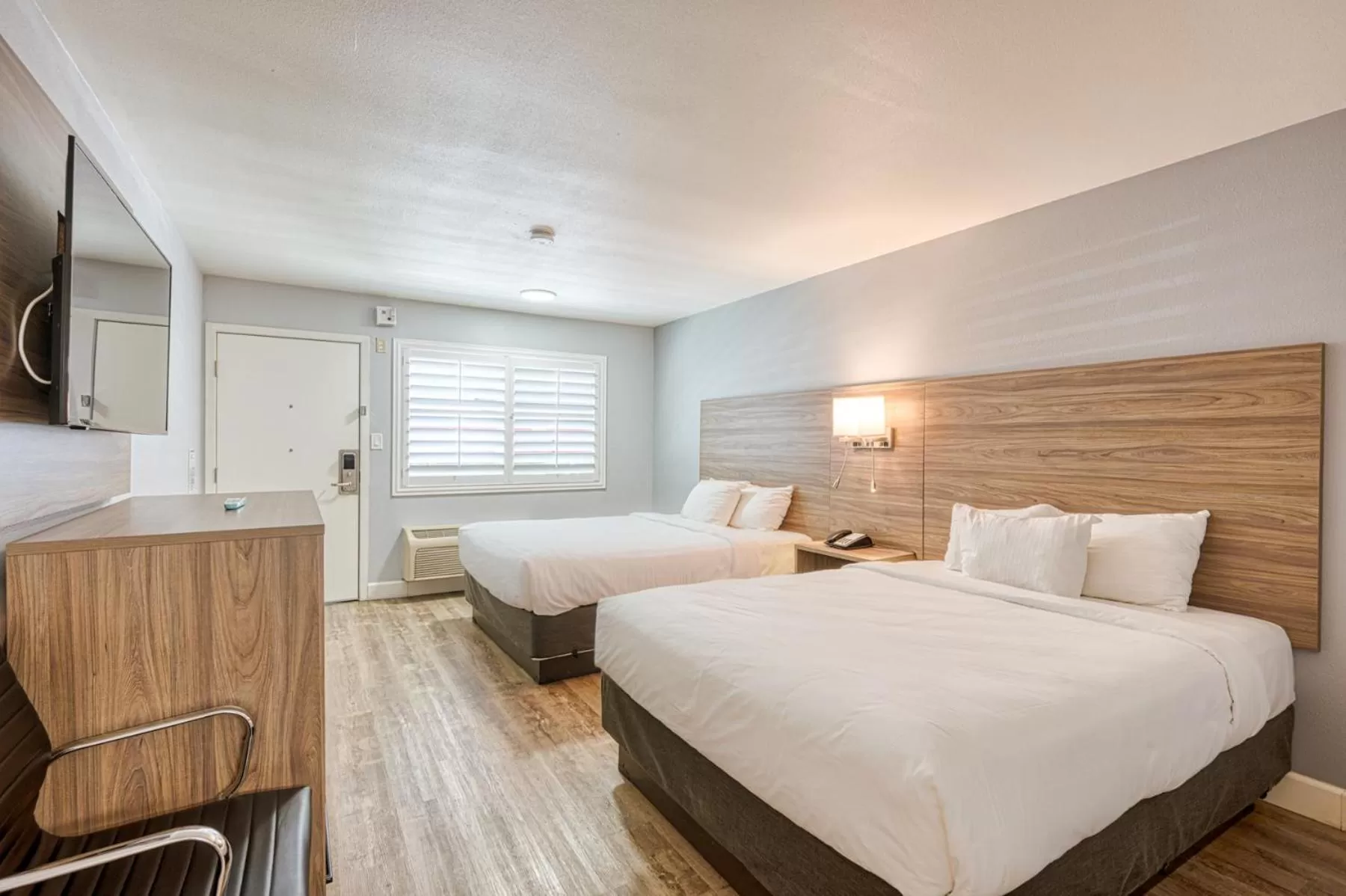 Bed in Vagabond Inn San Luis Obispo