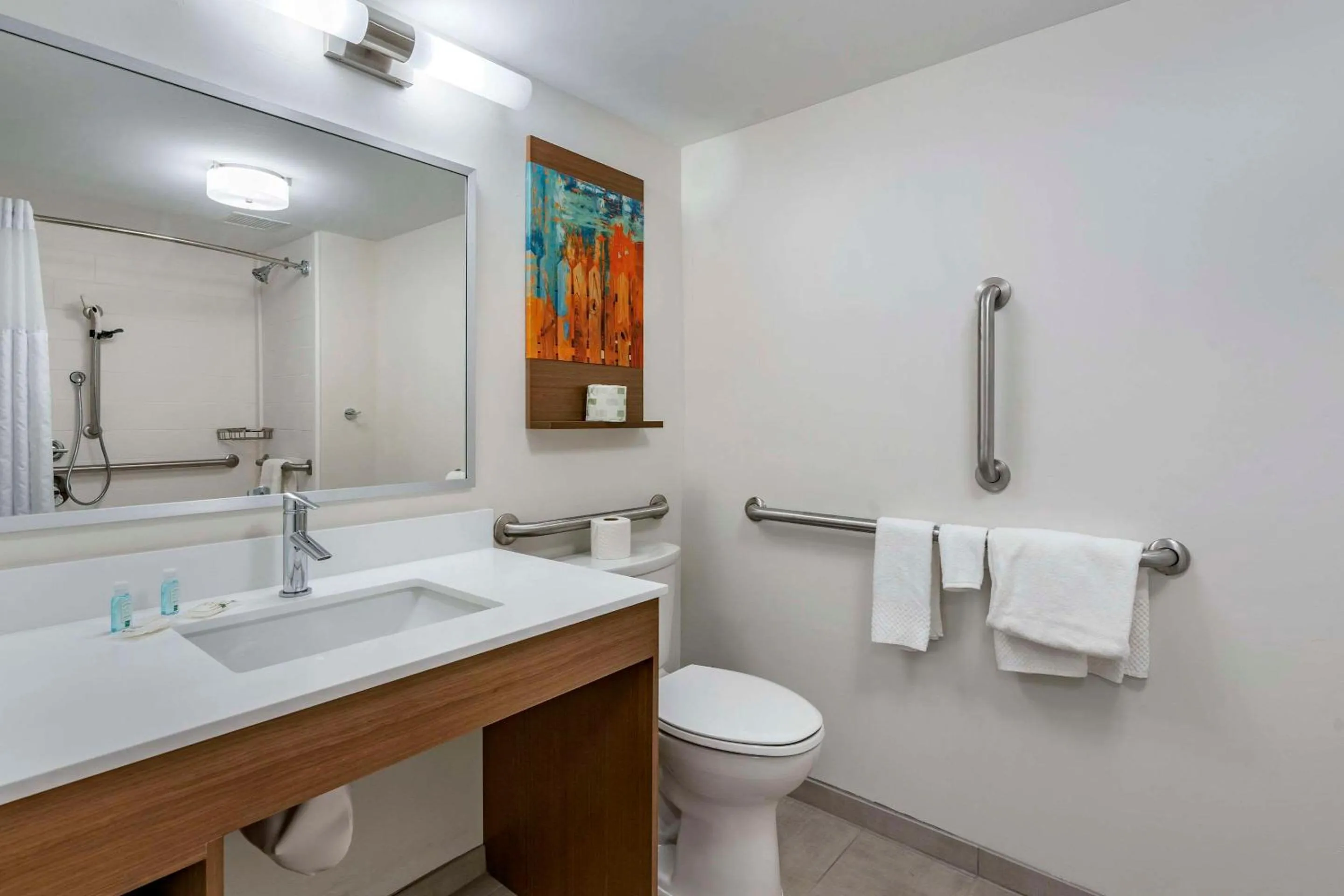 Bedroom in MainStay Suites Lexington I-75