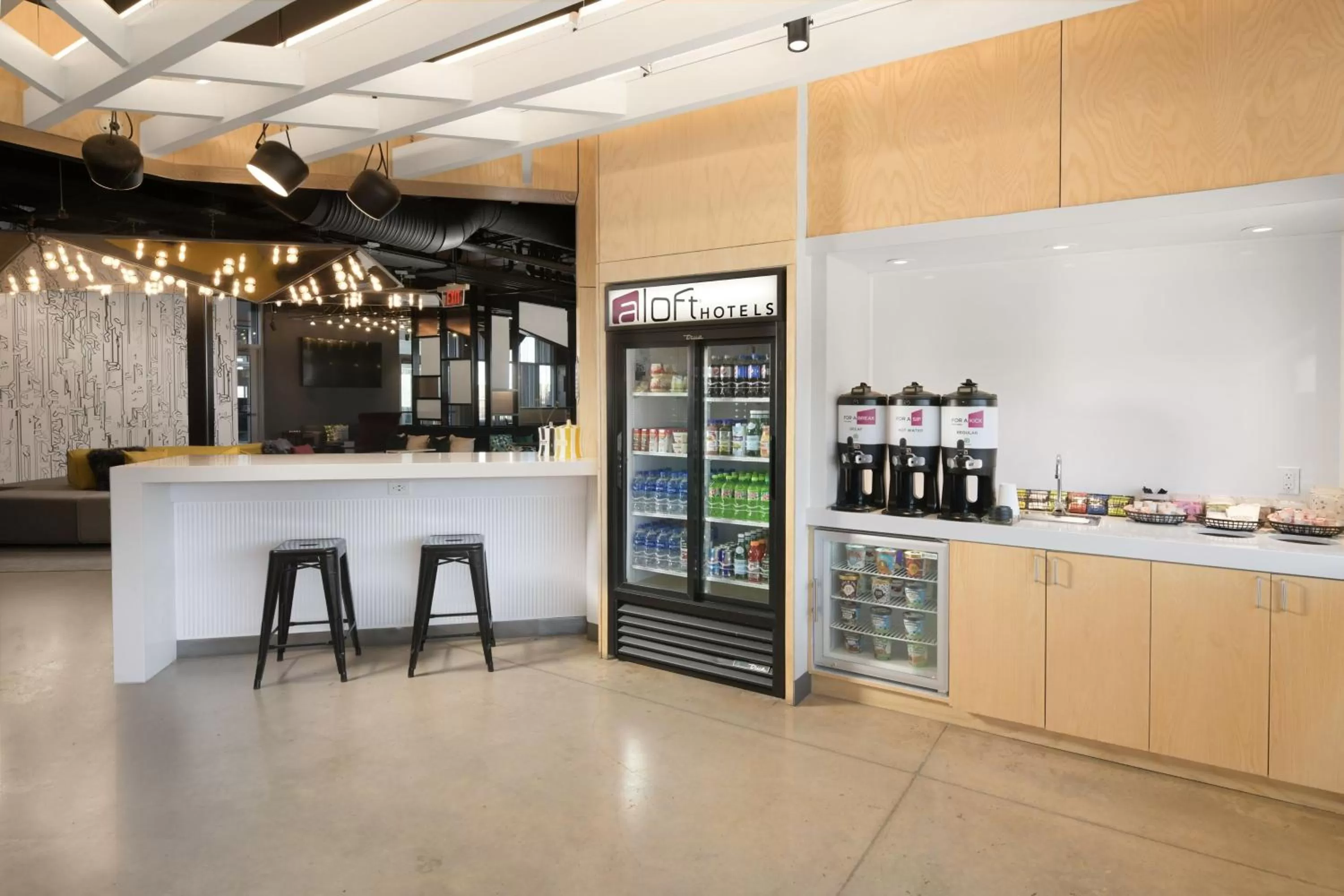 Restaurant/places to eat in Aloft Lubbock