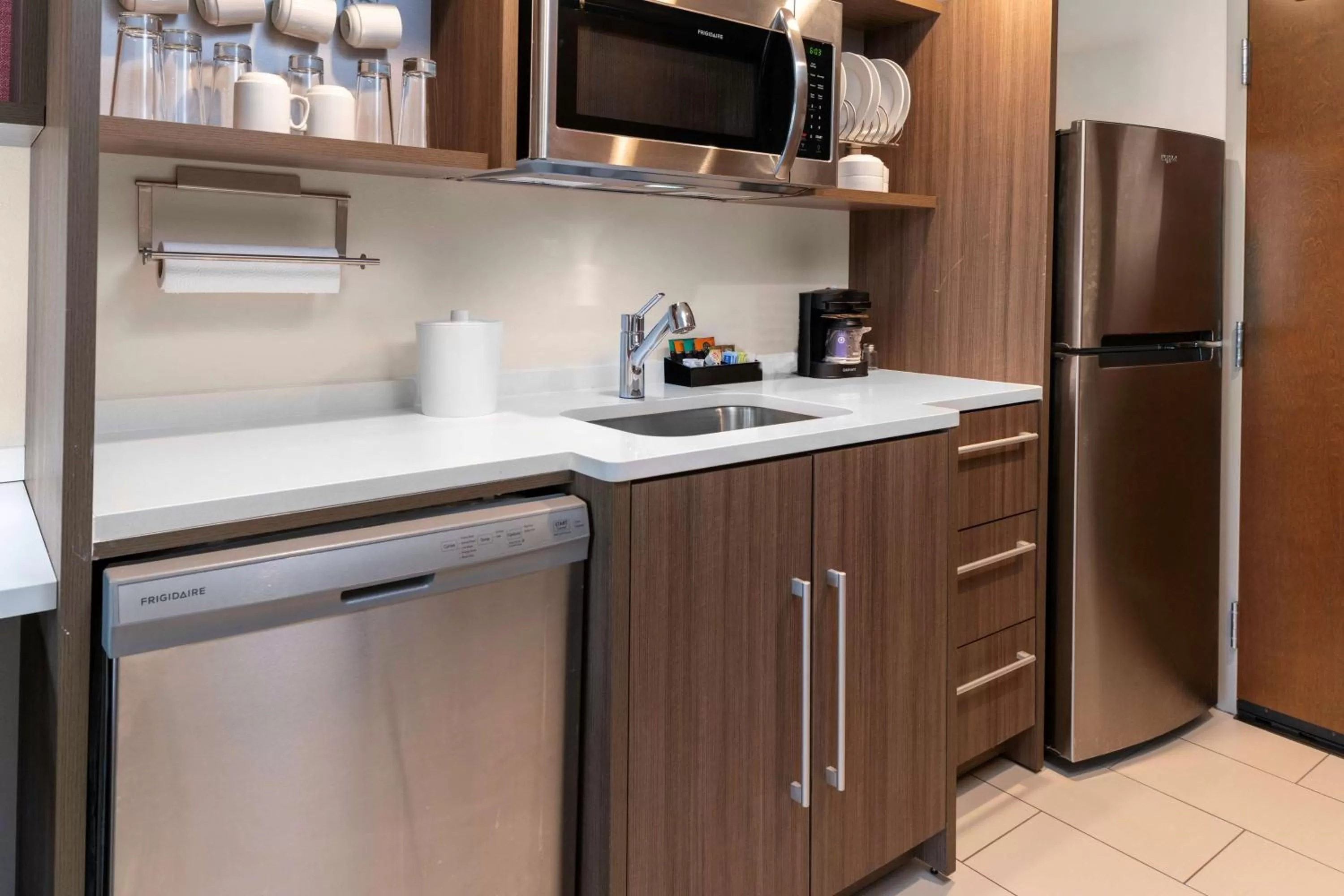 Kitchen or kitchenette in Home2 Suites By Hilton Buford Mall Of Georgia, Ga