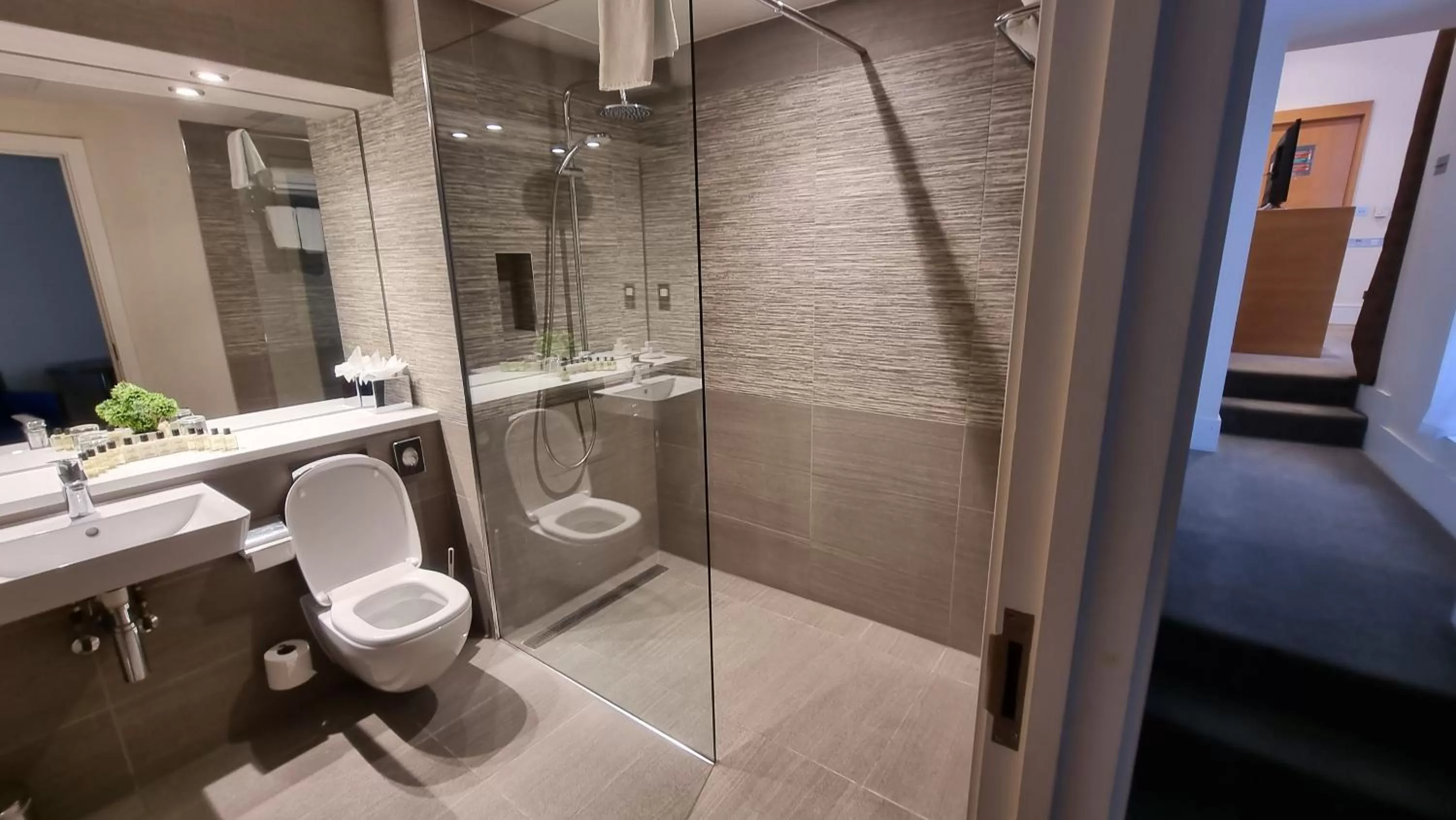 Bathroom in The Park City Grand Plaza Kensington Hotel