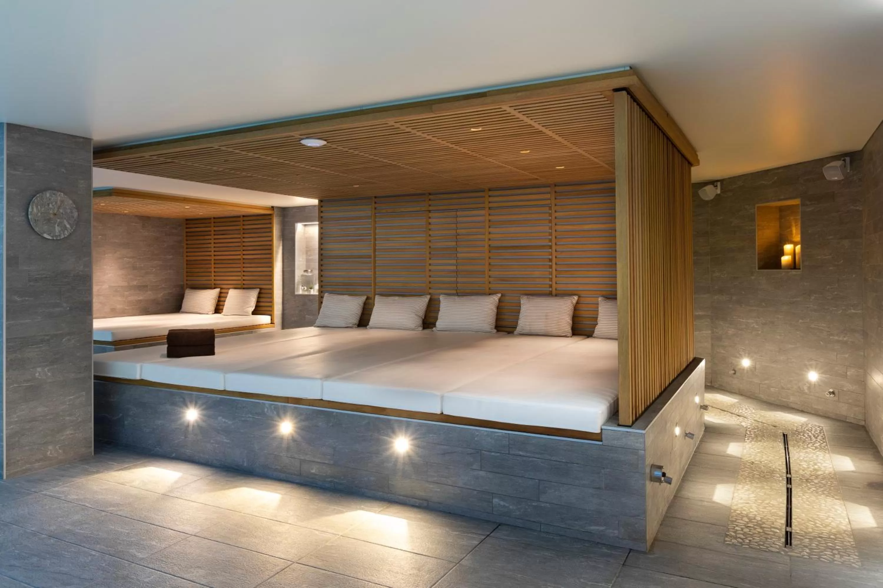 Massage, Bed in St-Alban Hotel & Spa