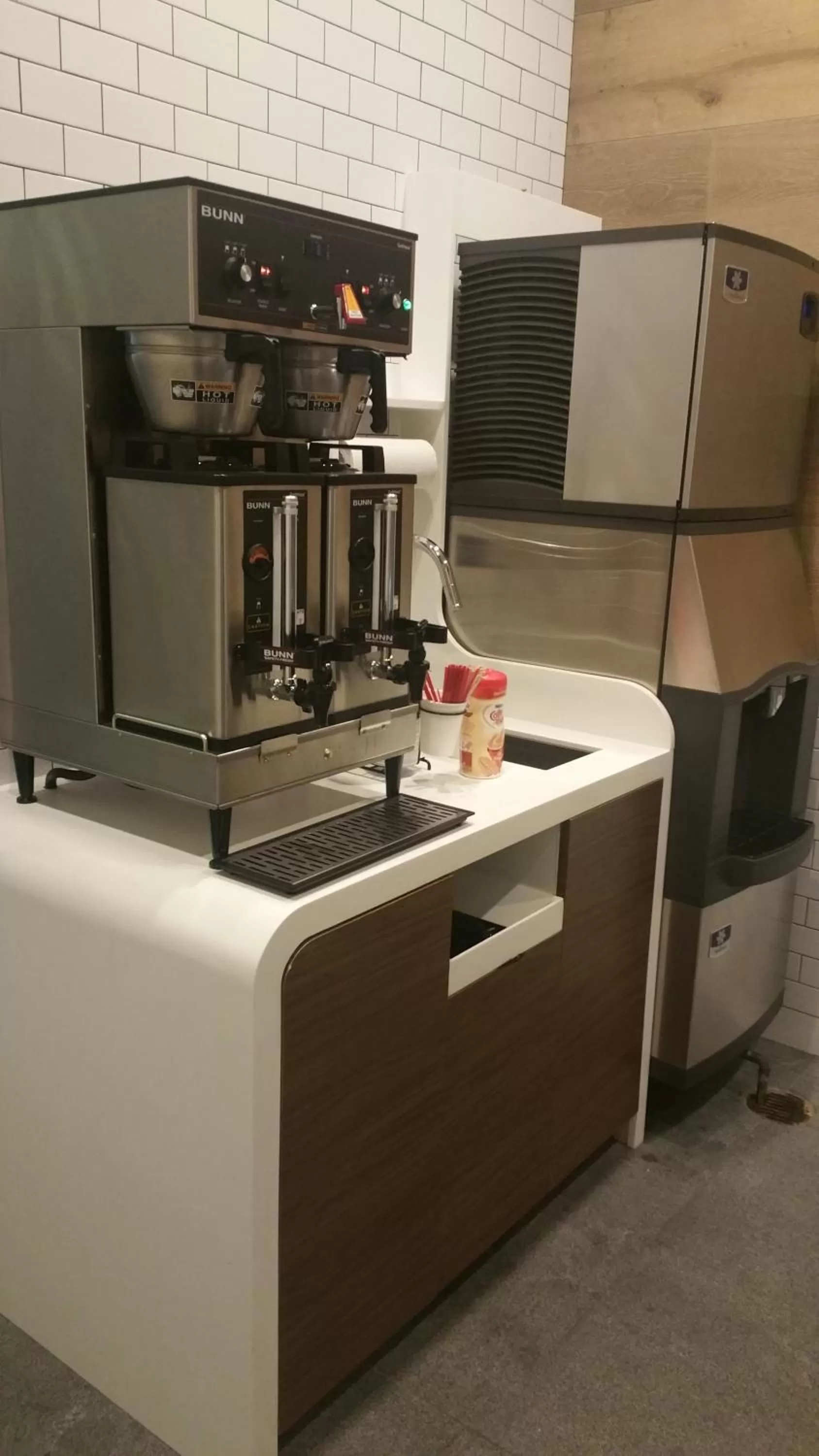 Area and facilities in NobleDEN Hotel