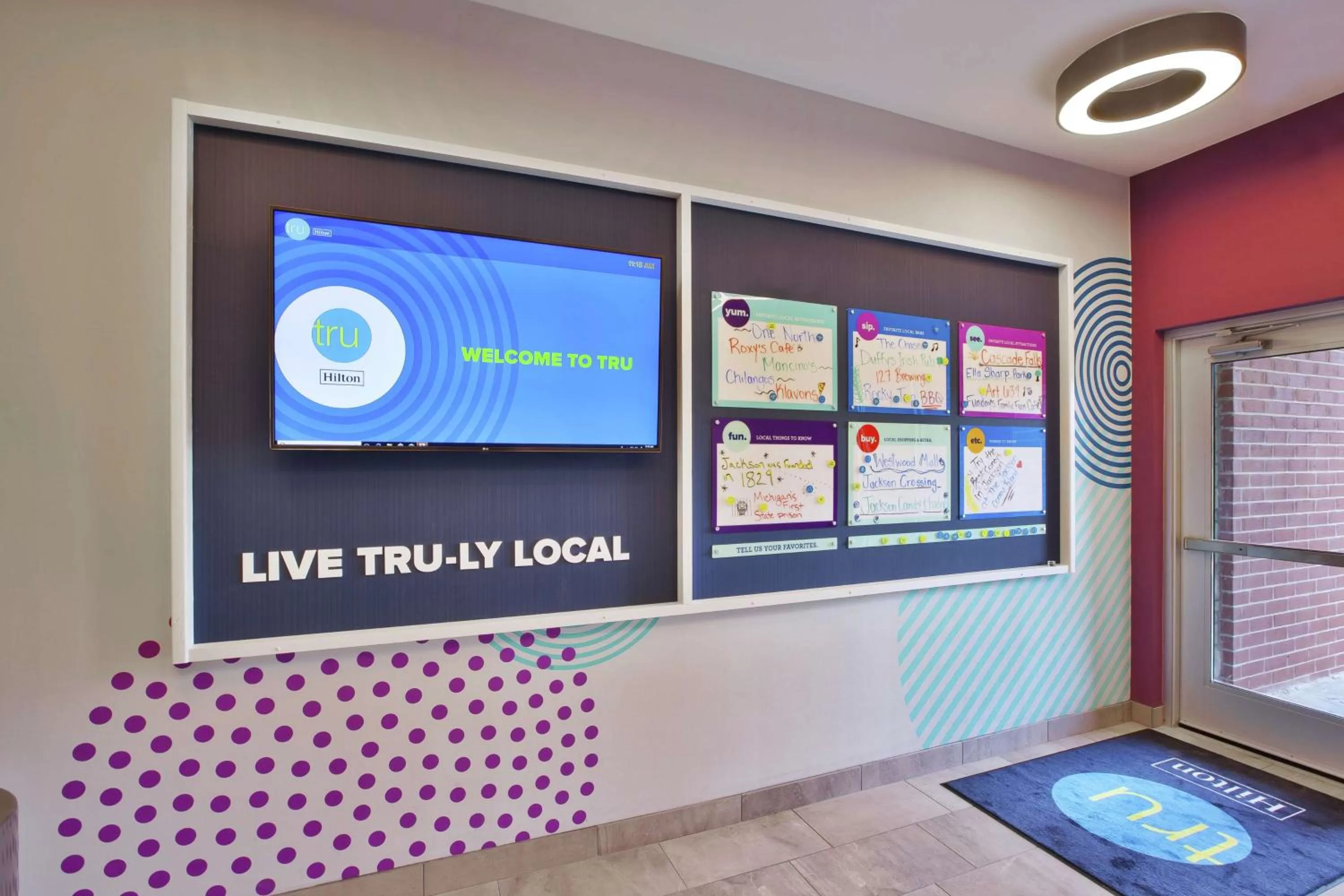 Lobby or reception in Tru By Hilton Jackson