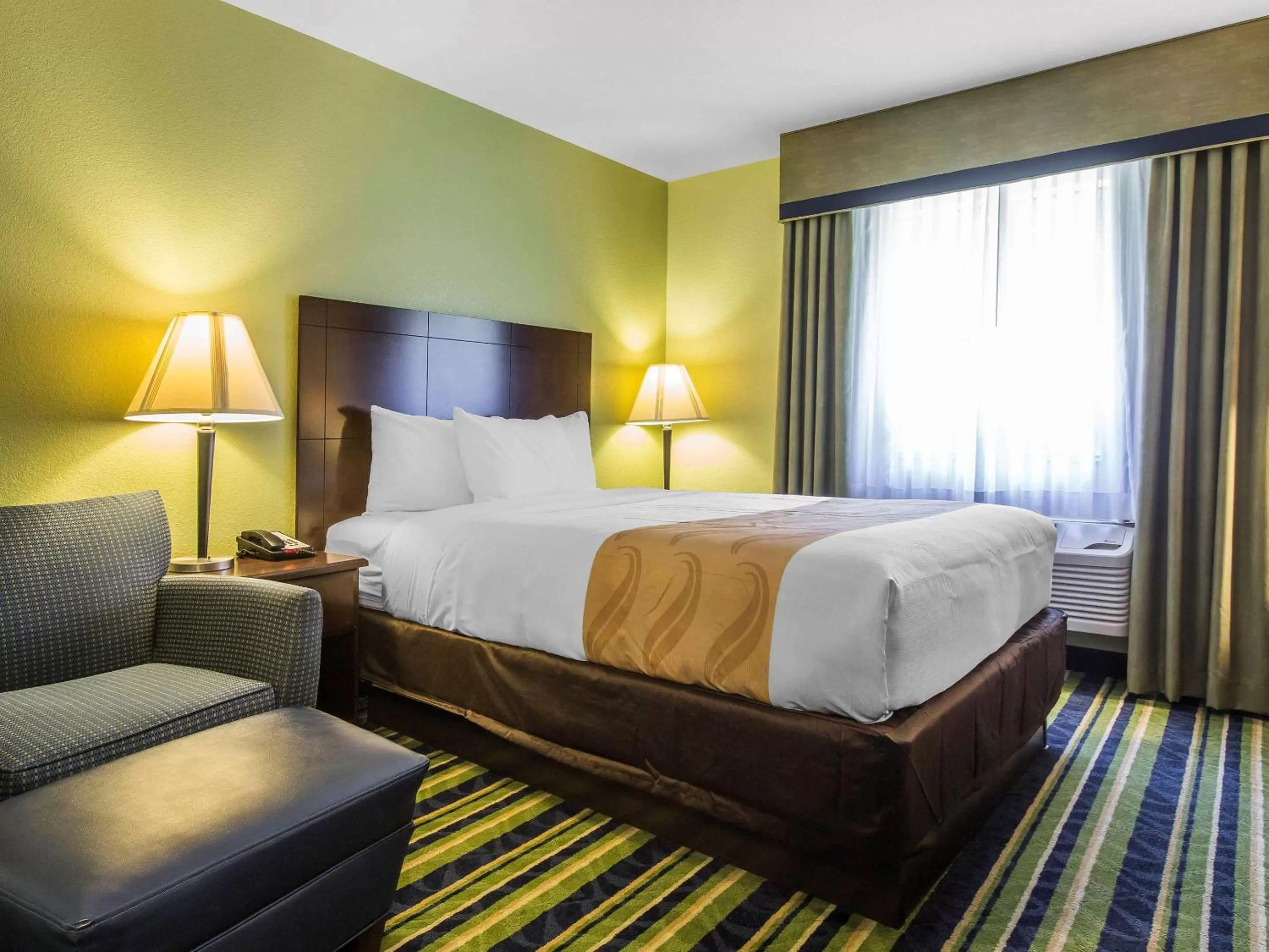 Photo of the whole room, Bed in Quality Inn Cedartown