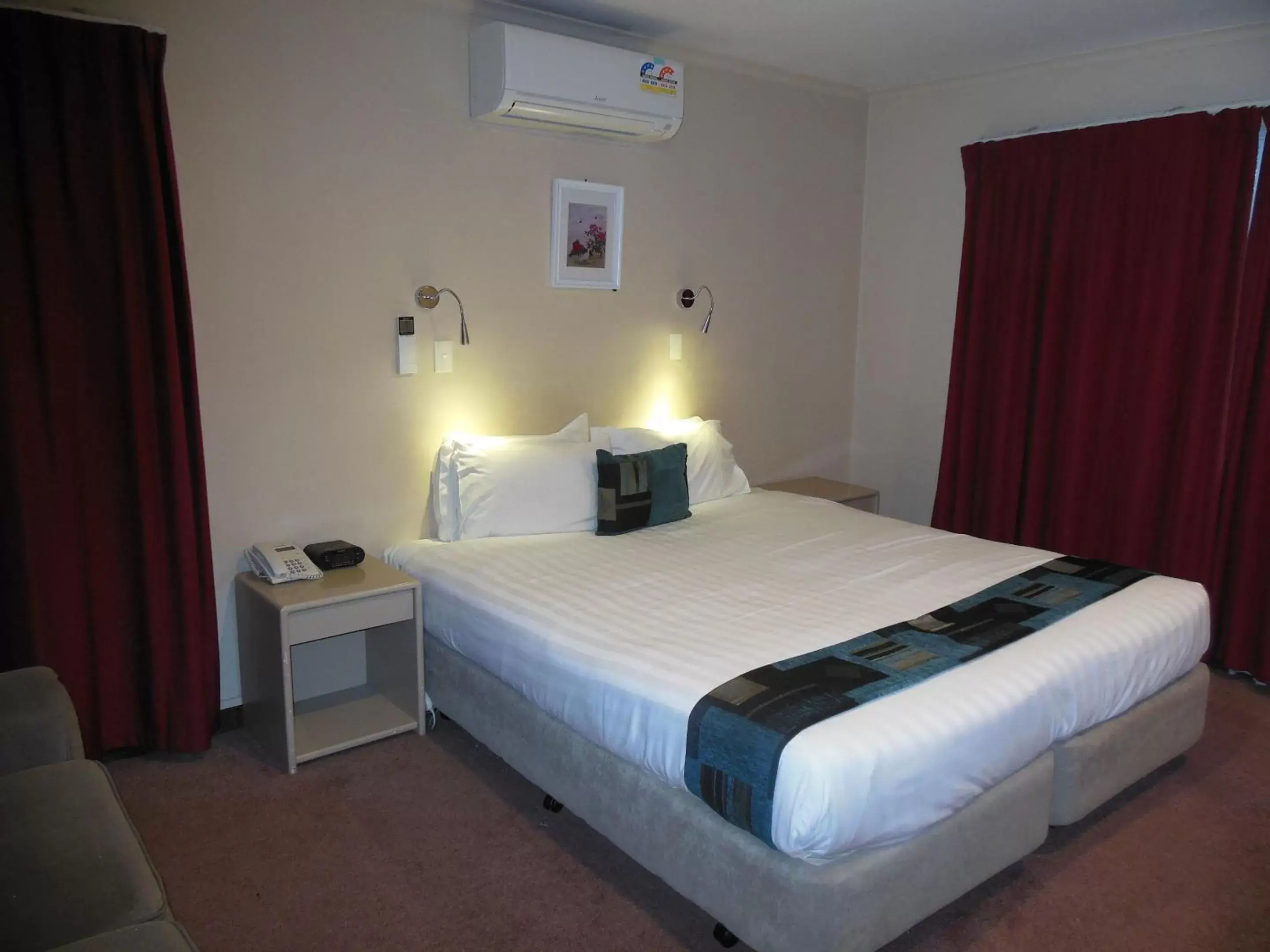 One-Bedroom Apartment in ASURE Camelot Arms Motor Lodge One-Bedroom Apartment in ASURE Camelot Arms Motor Lodge