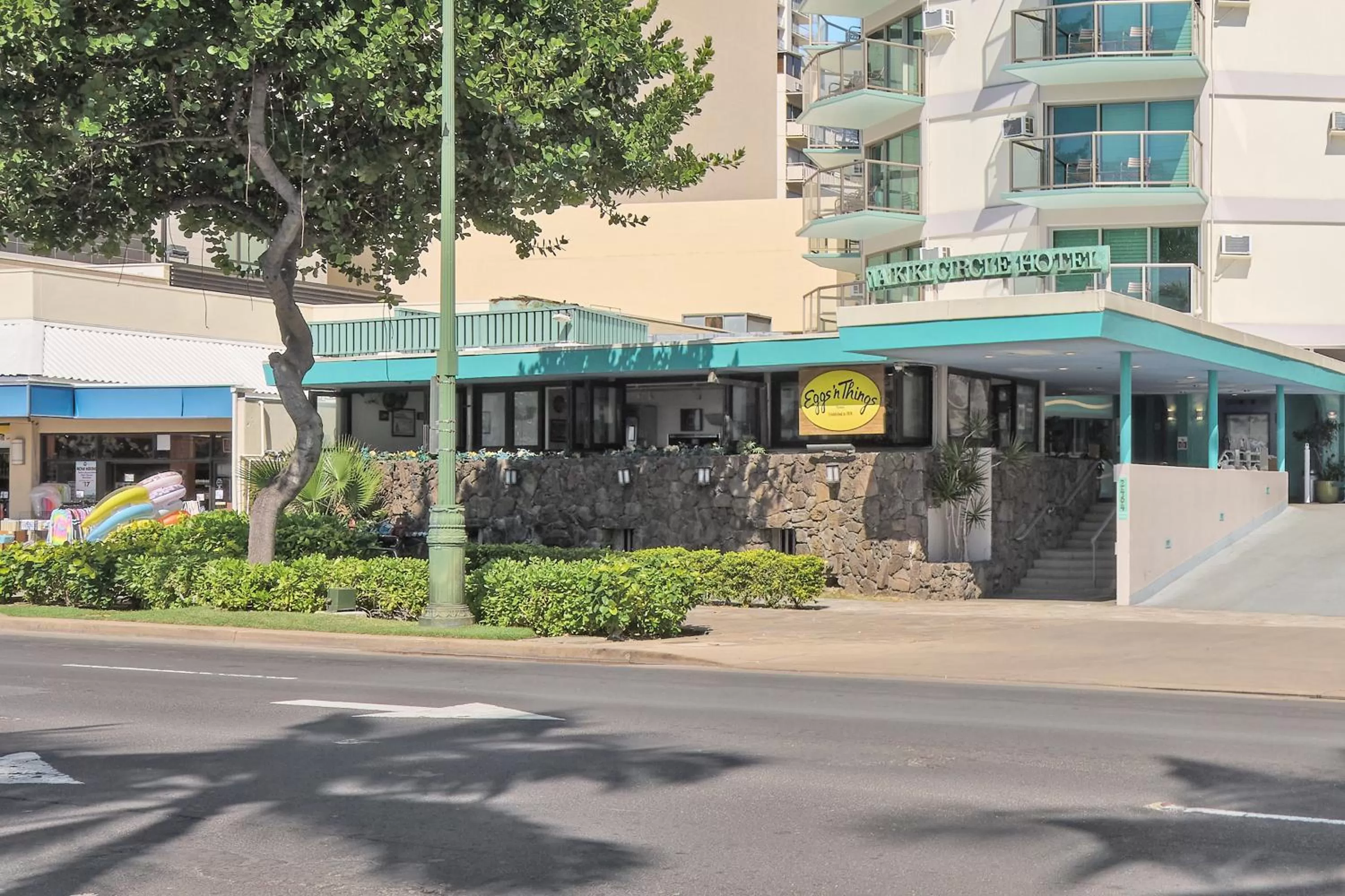 Property building in Waikiki Circle Hotel by Castle