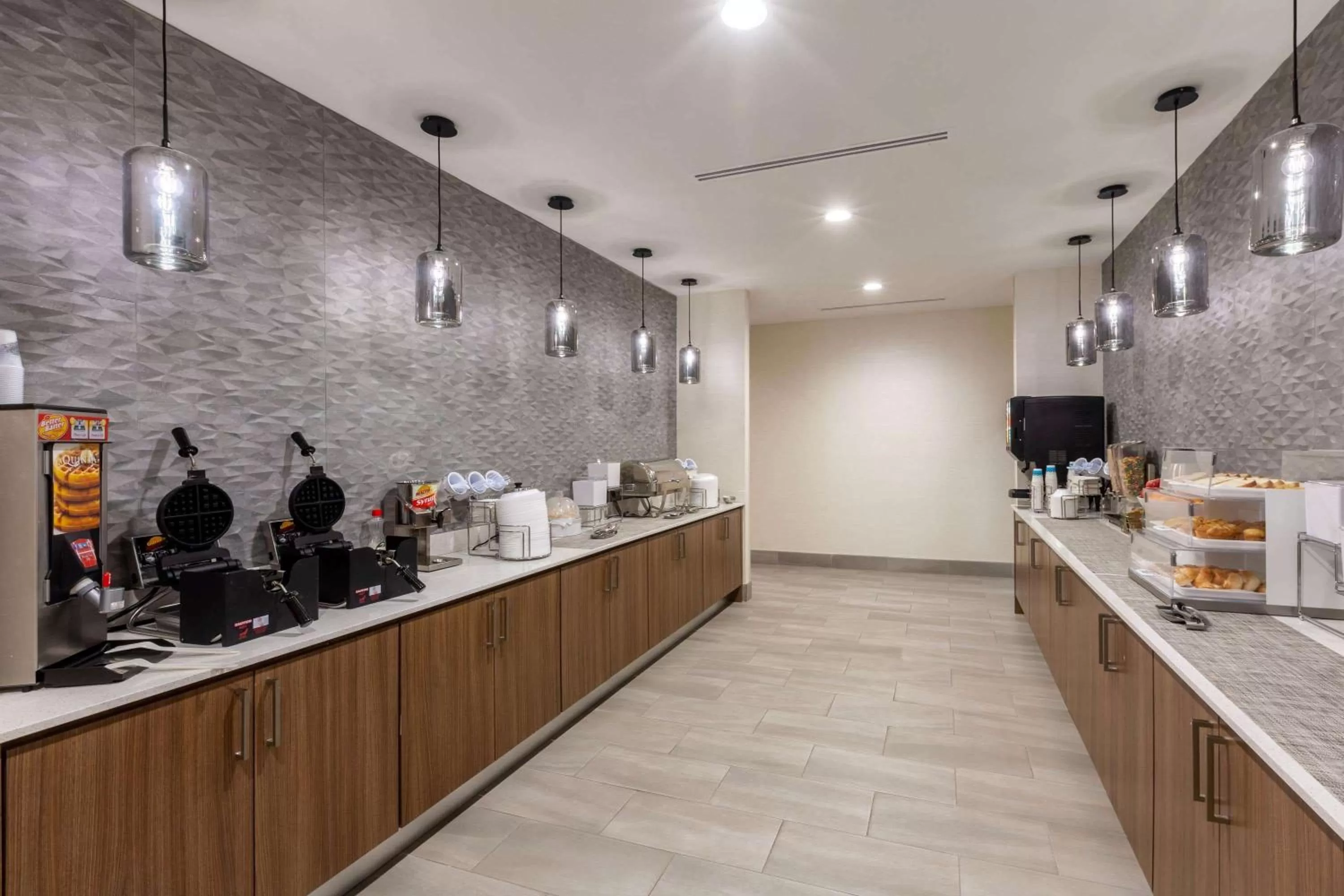 Restaurant/places to eat in La Quinta Inn & Suites by Wyndham Lafayette Oil Center