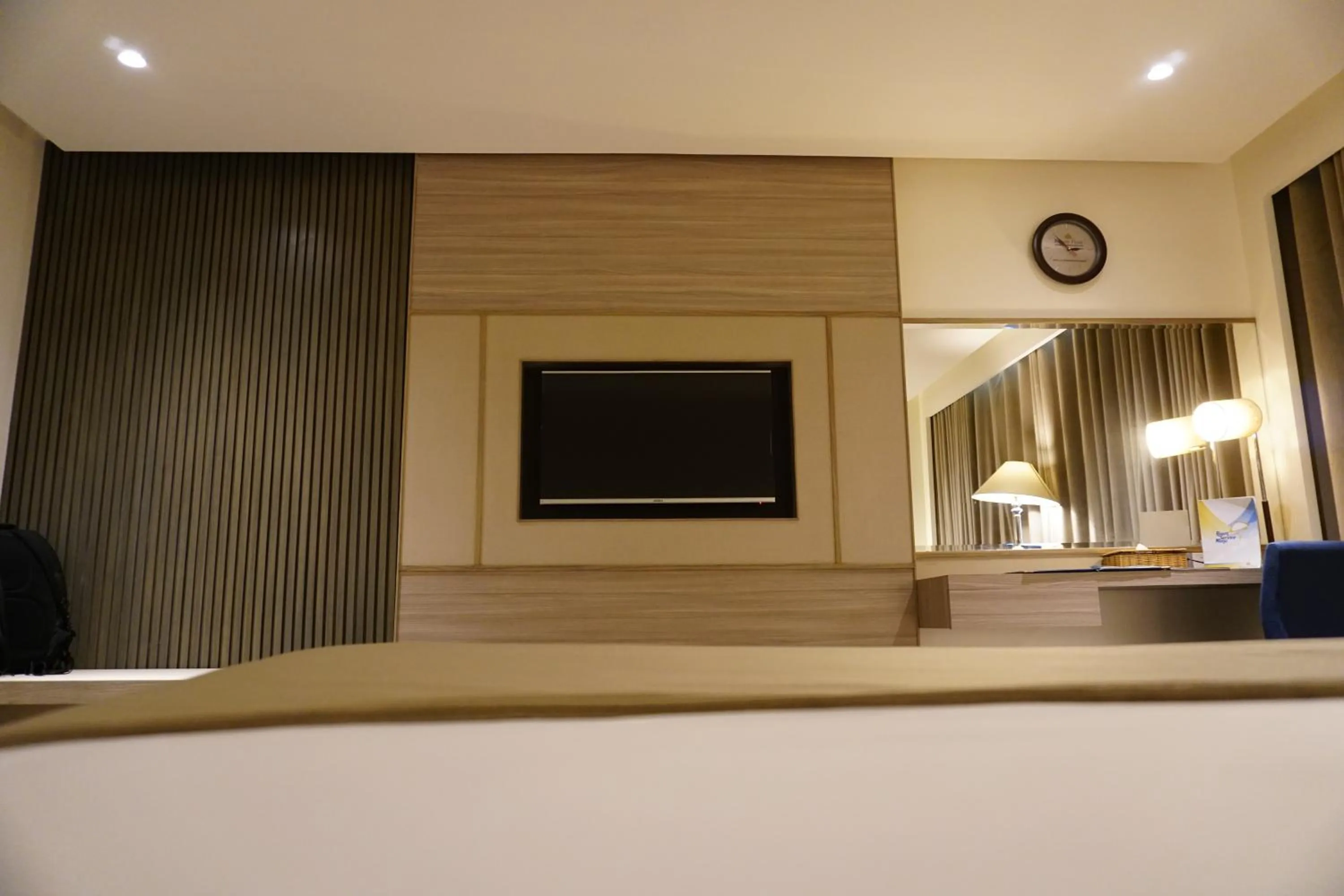 Regent Plaza Hotel & Convention Center