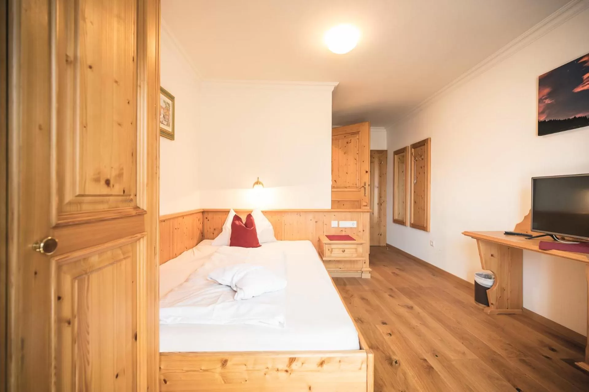 Photo of the whole room, Bed in Hotel Schartner