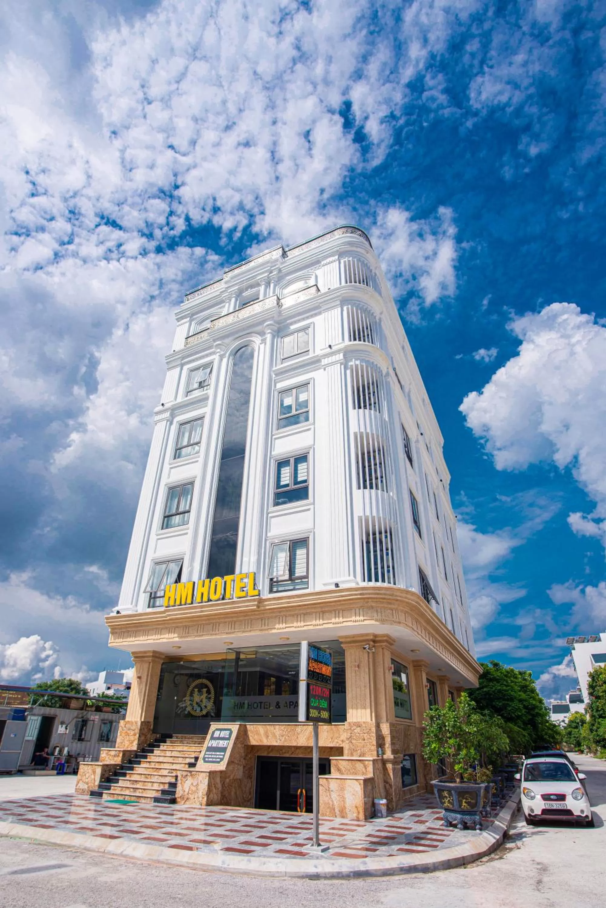 Property building in HM Hotel& Apartment