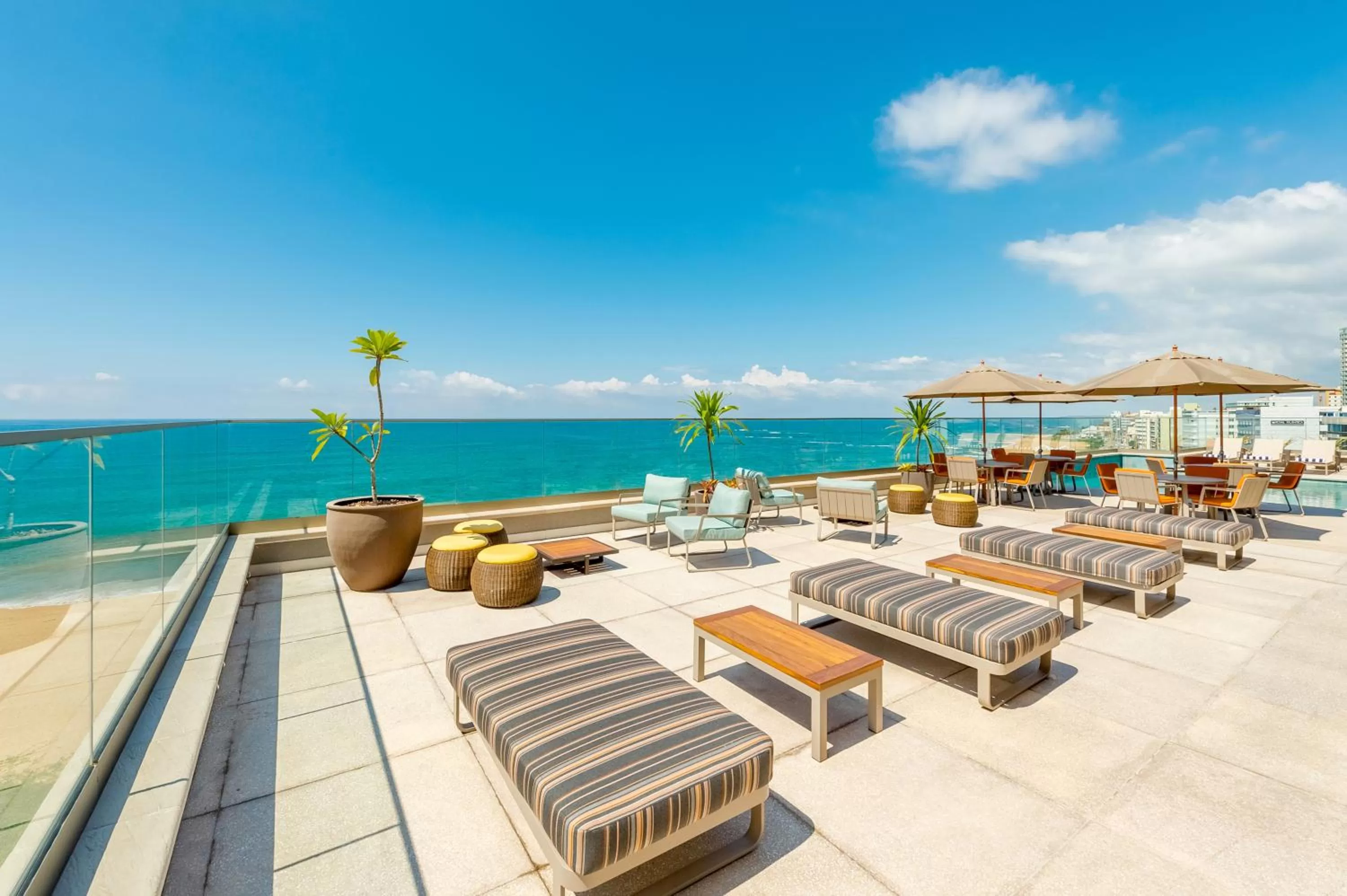 Swimming pool in Hyatt Place Macae