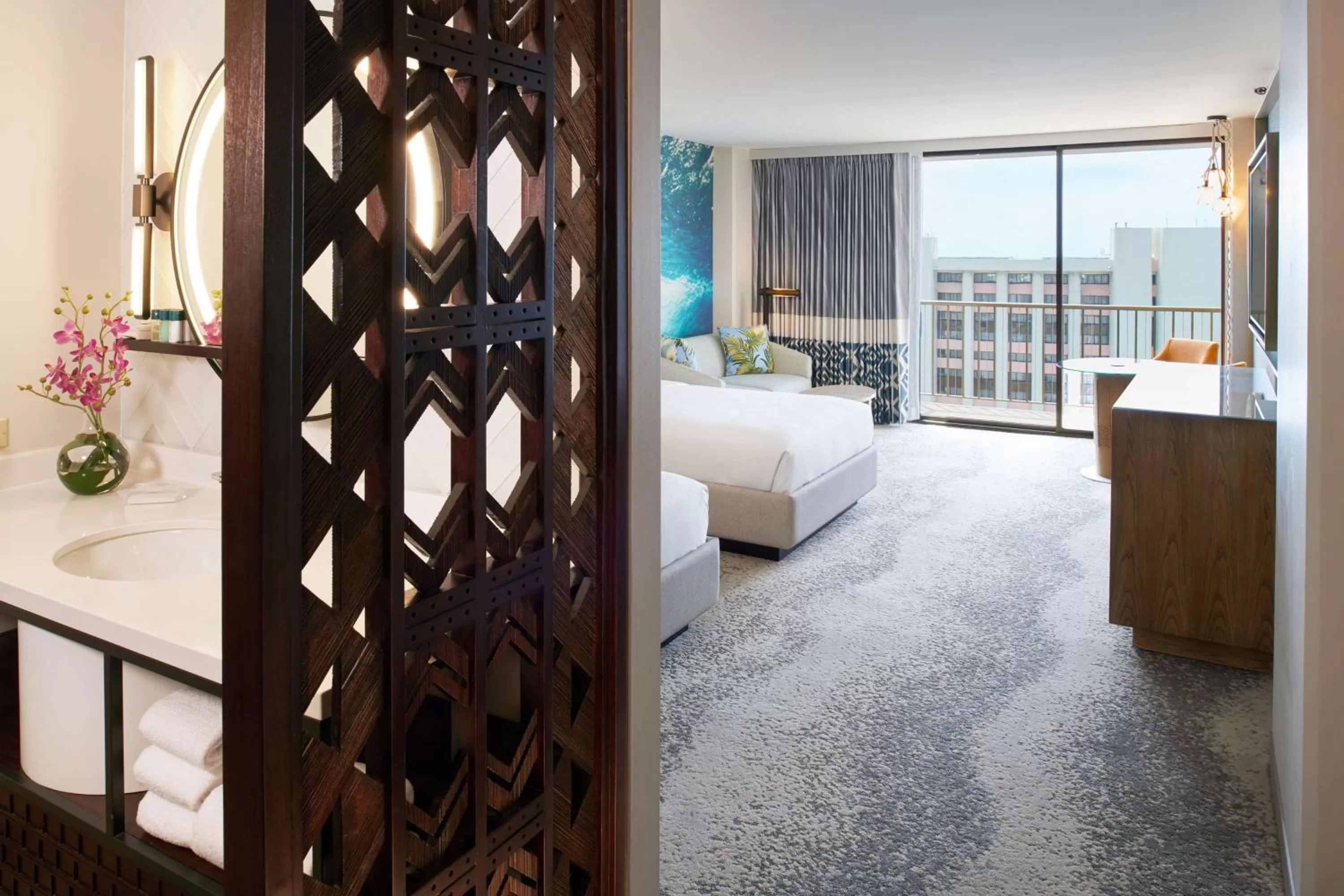 Photo of the whole room, Bed in OUTRIGGER Waikiki Beachcomber Hotel